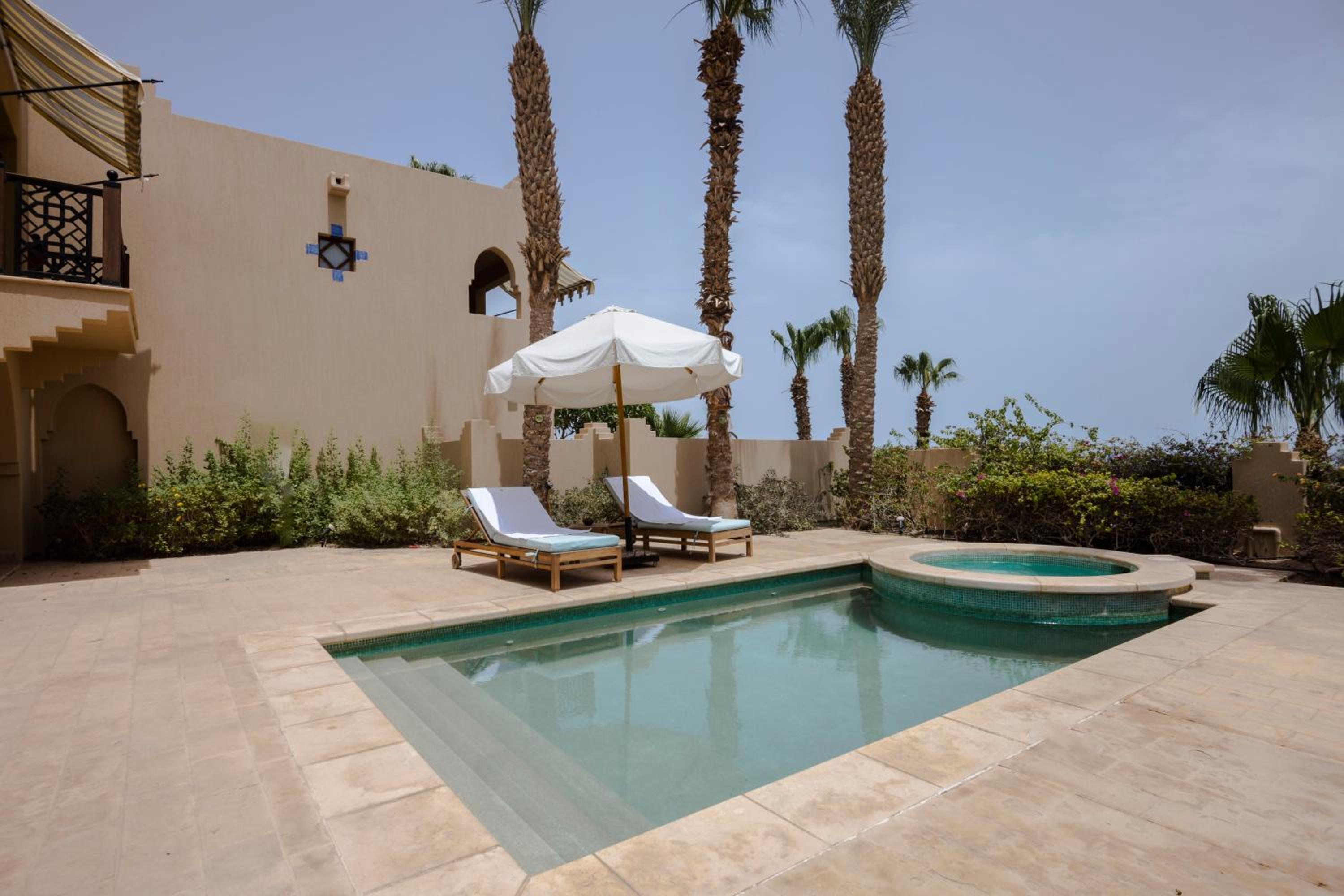 Villa - Beach Front