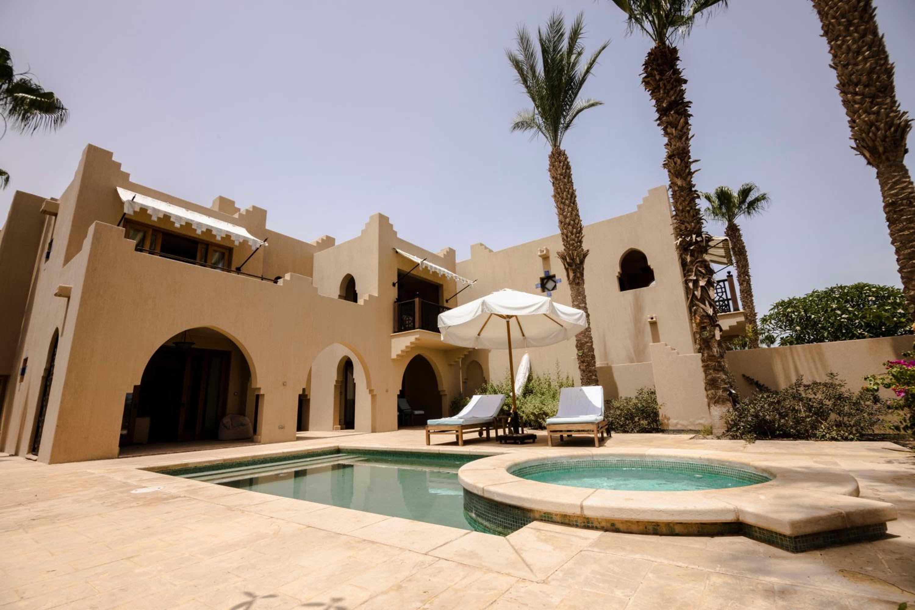 Villa - Beach Front thumbnail 5