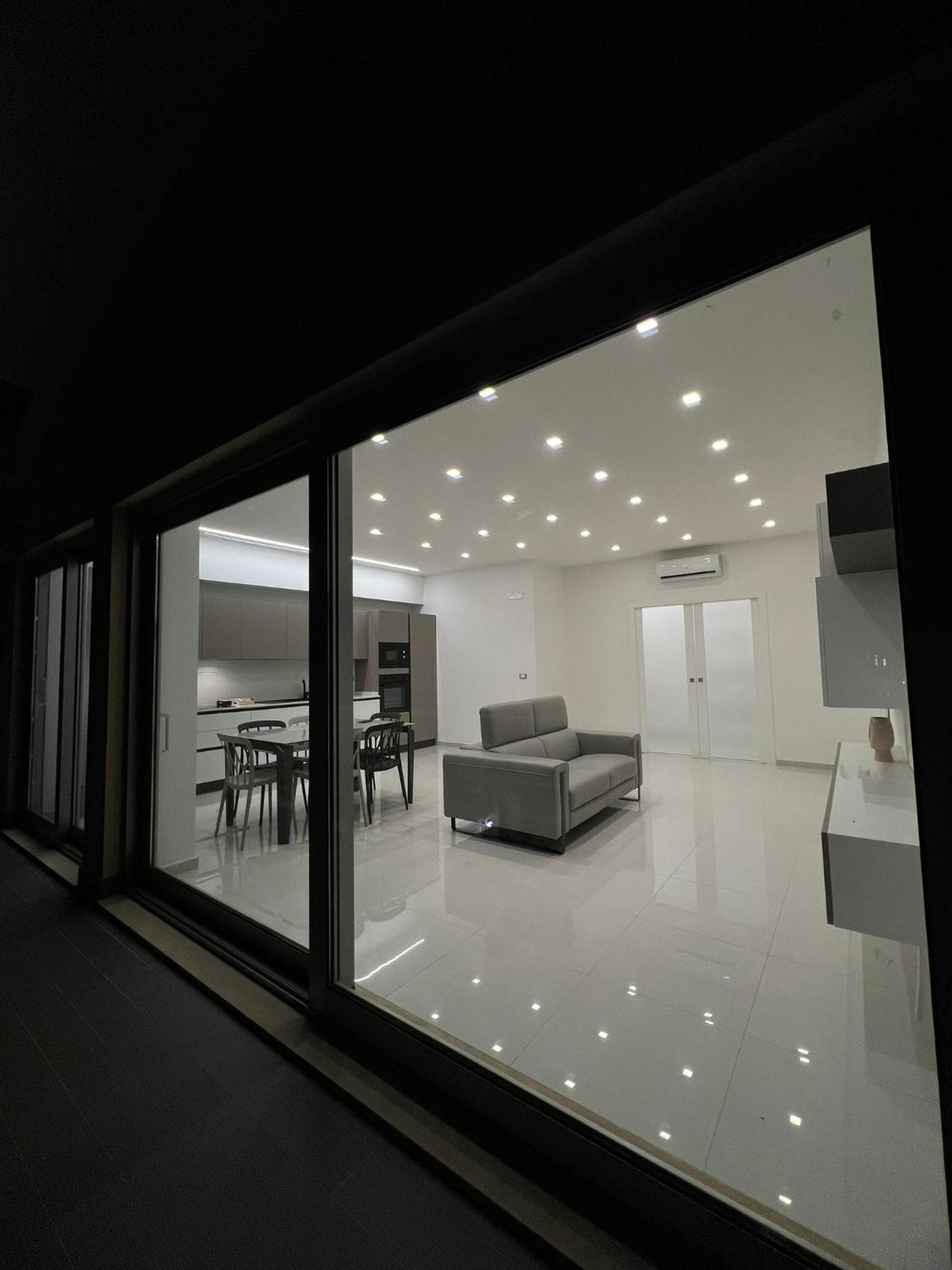 Standard King Room photo 1