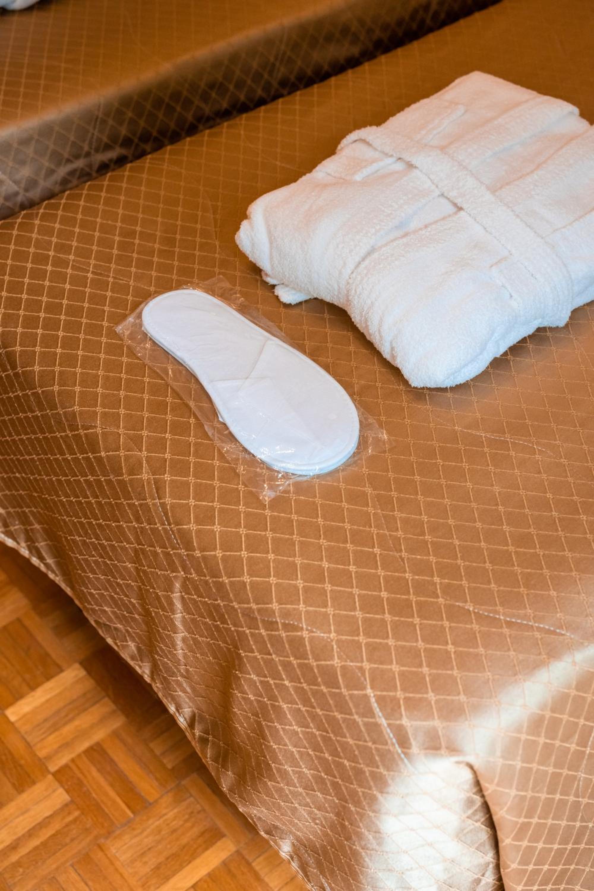 Double or Twin Room photo 3