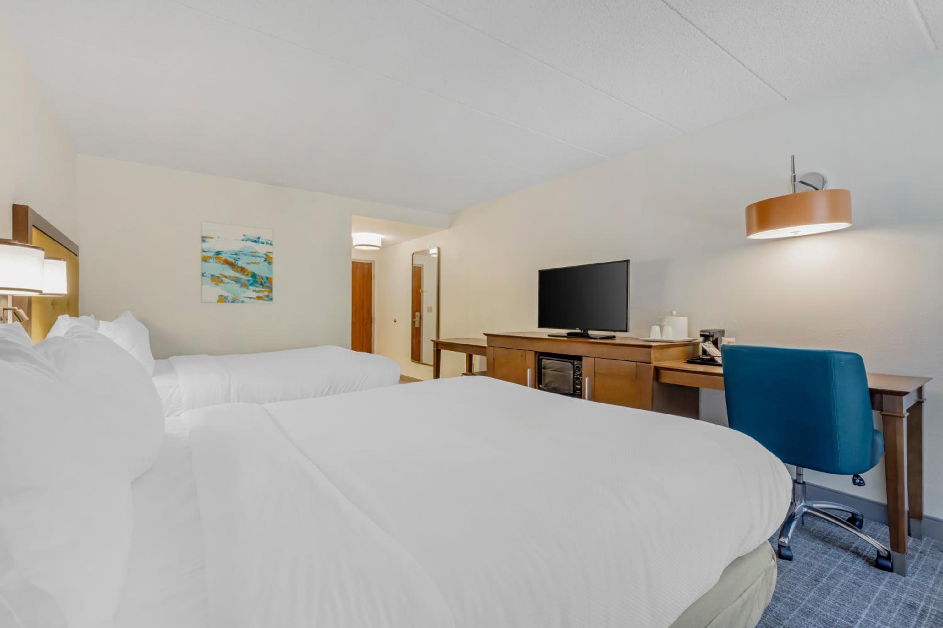 Queen Room with Two Queen Beds - Photo 1