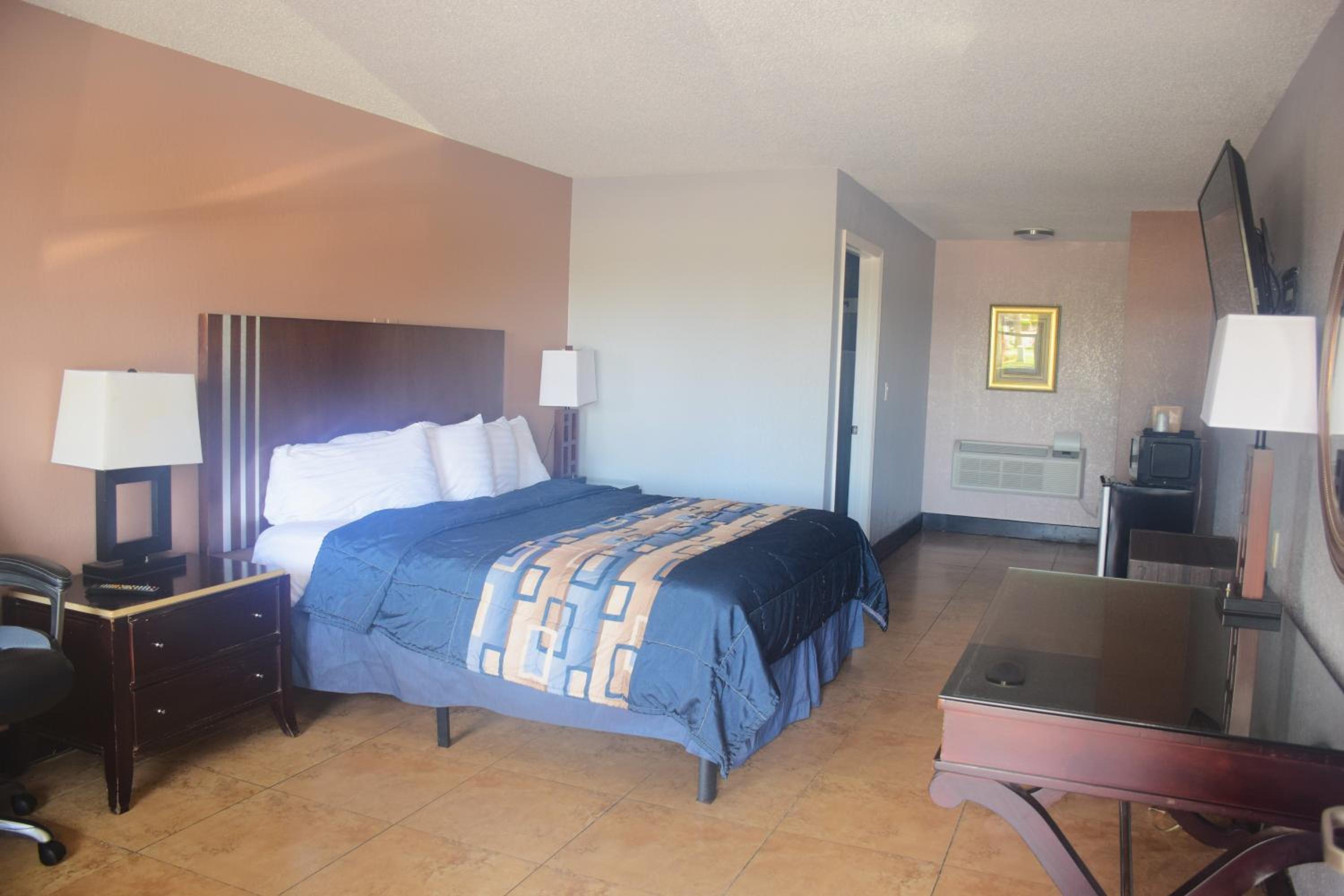 King Room - Disability Access/Non-Smoking photo 1