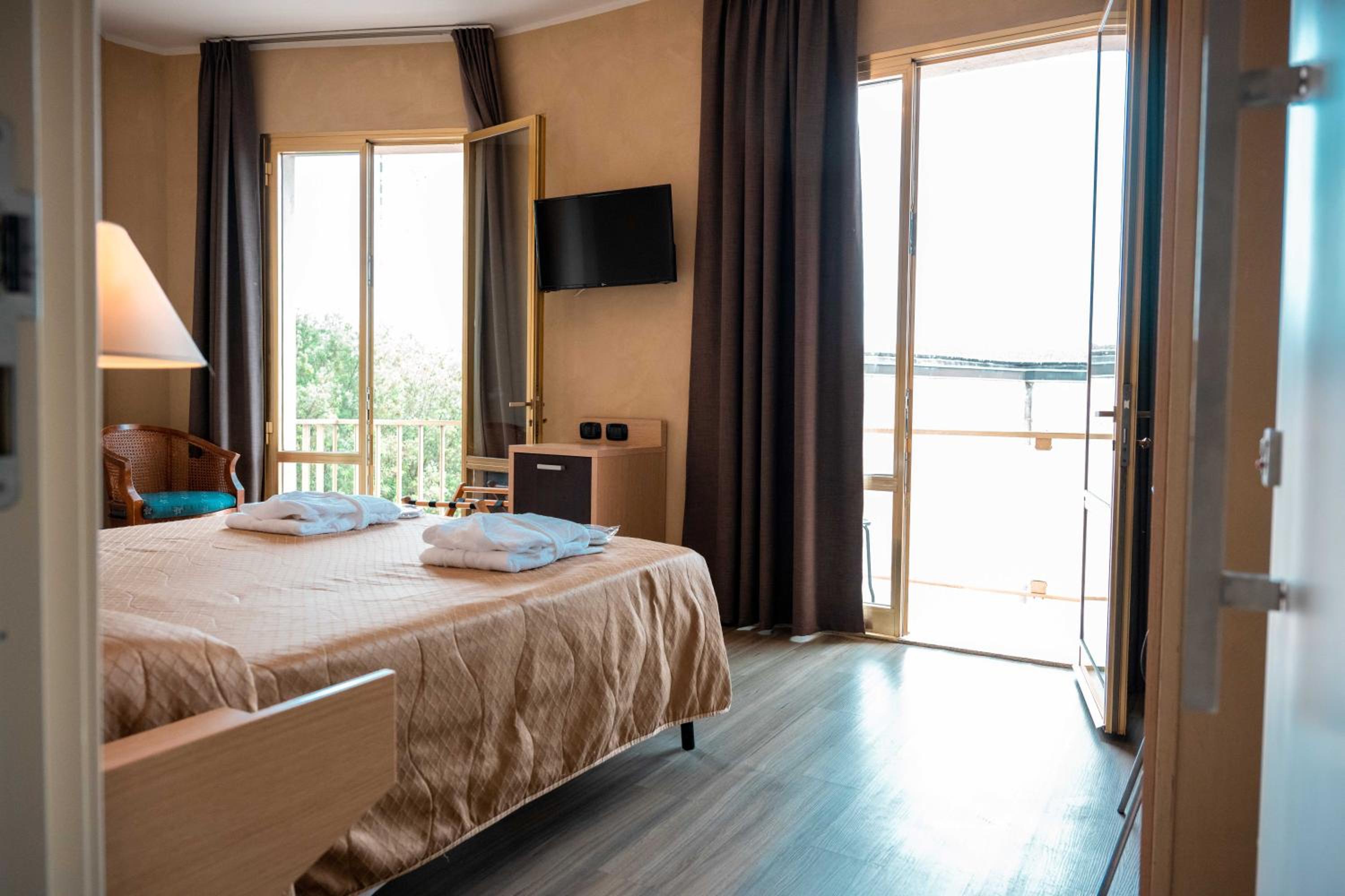 Superior Double or Twin Room photo 1