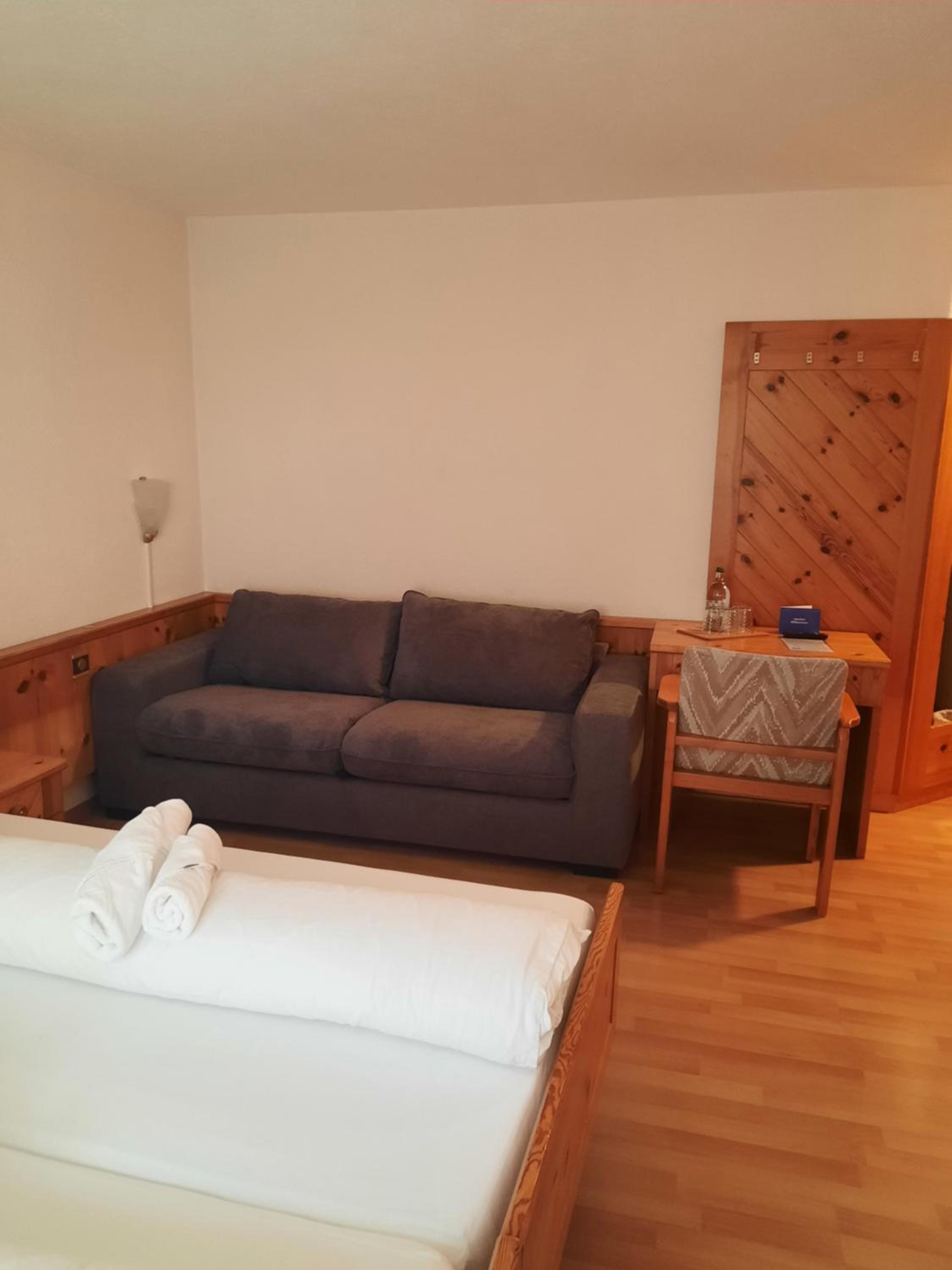 Twin Room - Photo 2