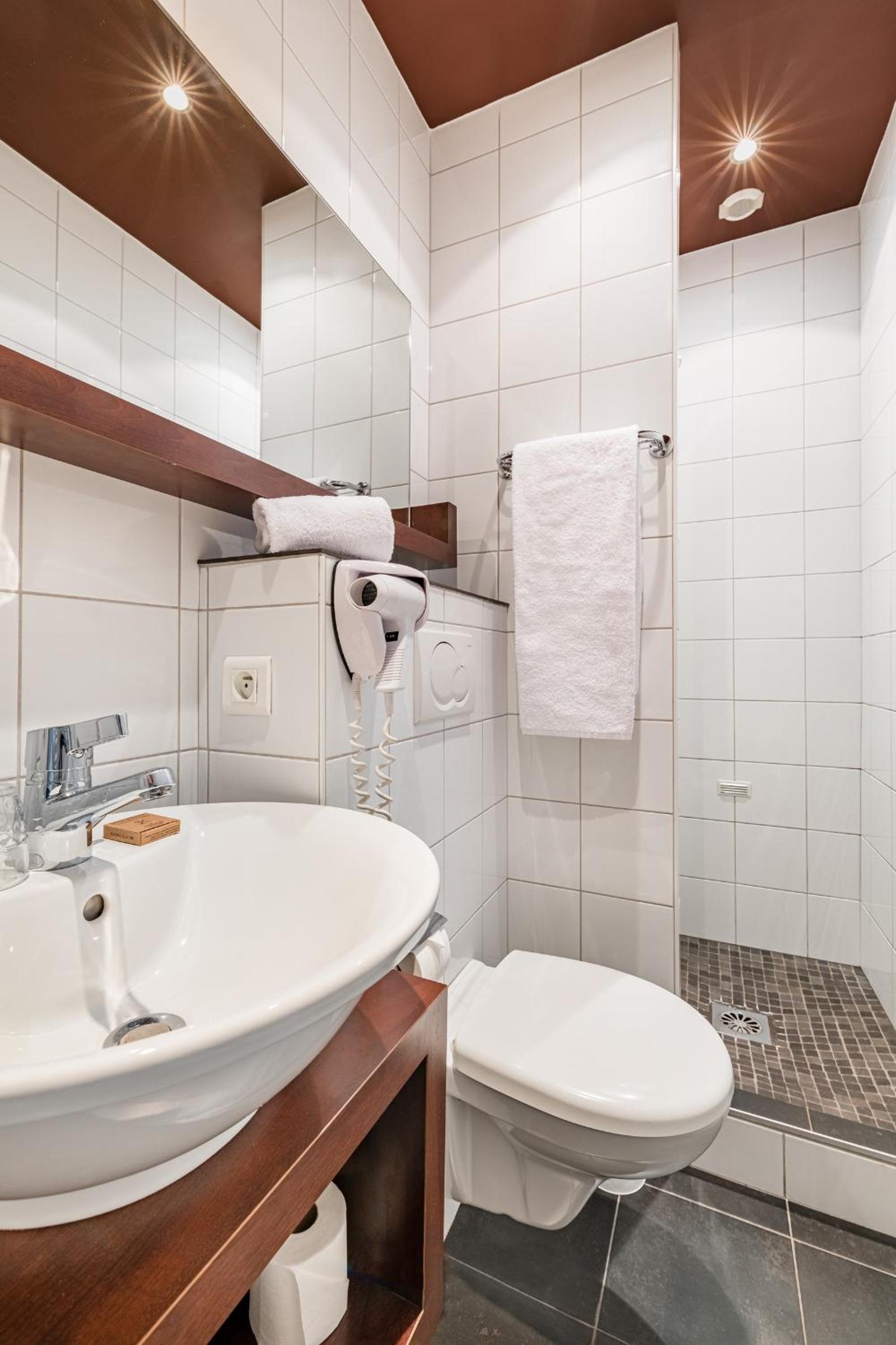 Single Room photo 2