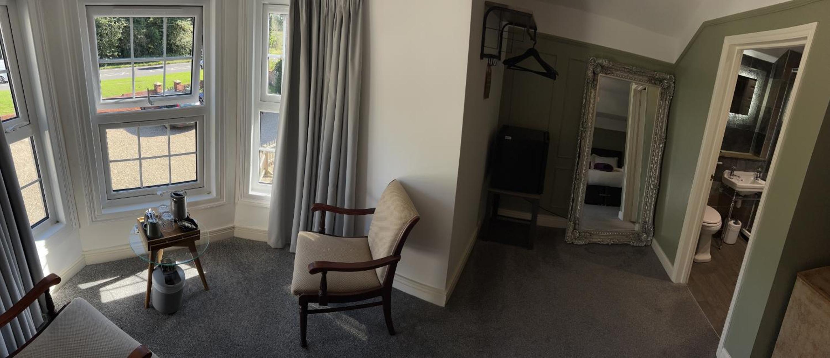 Superior King Room - Photo 2