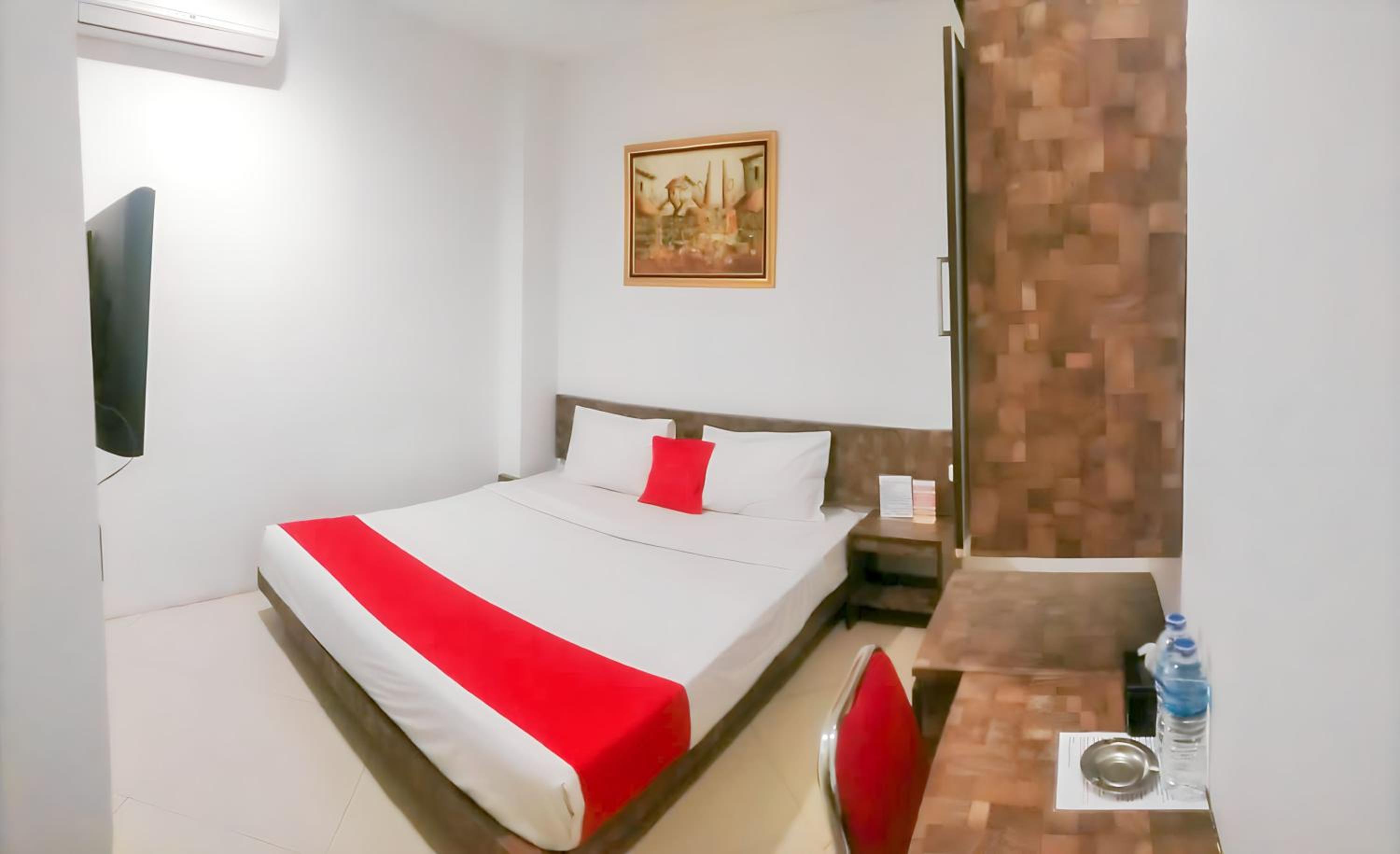 Deluxe Room - Photo 6