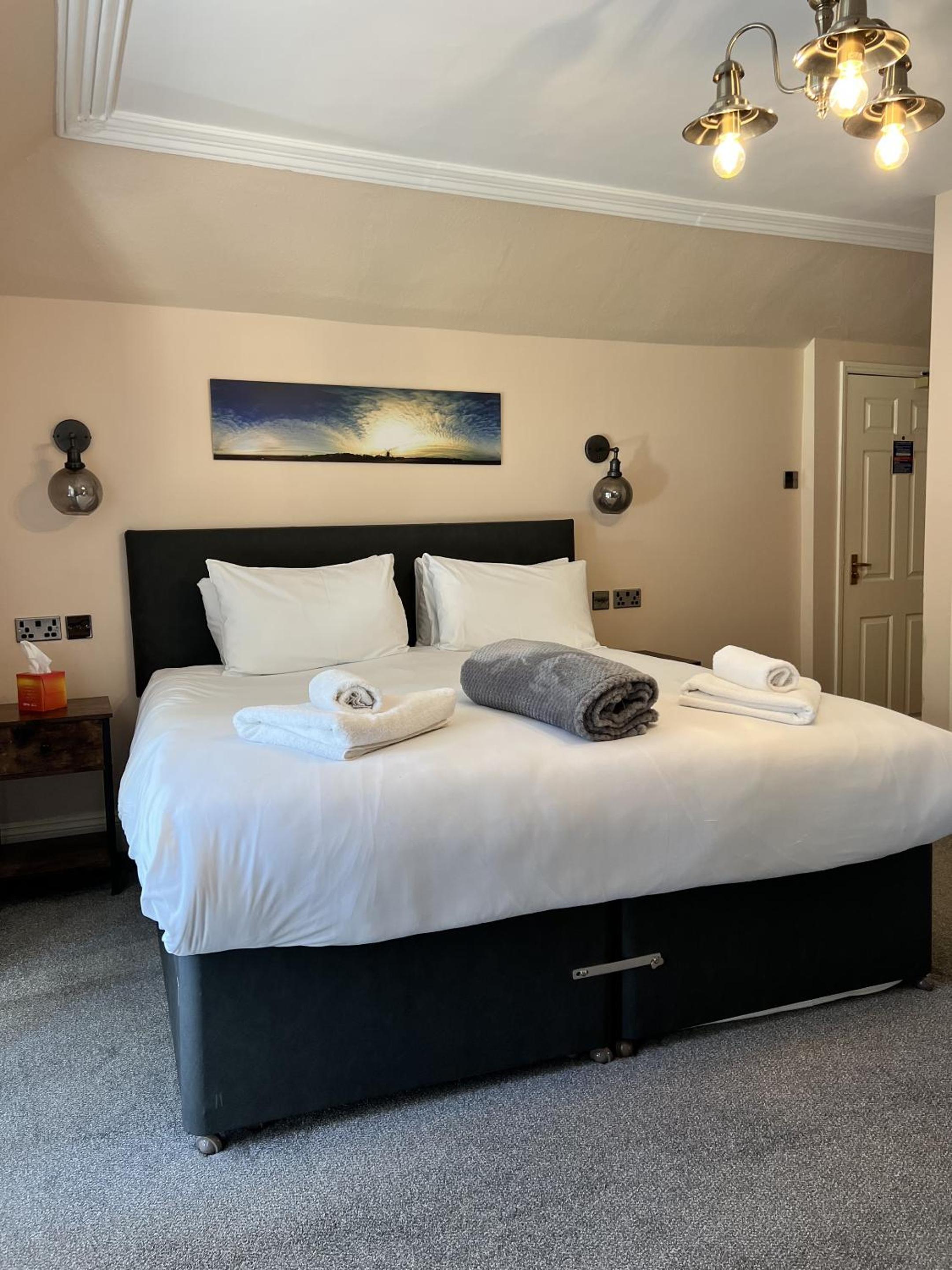 Superior King Room - Photo 10