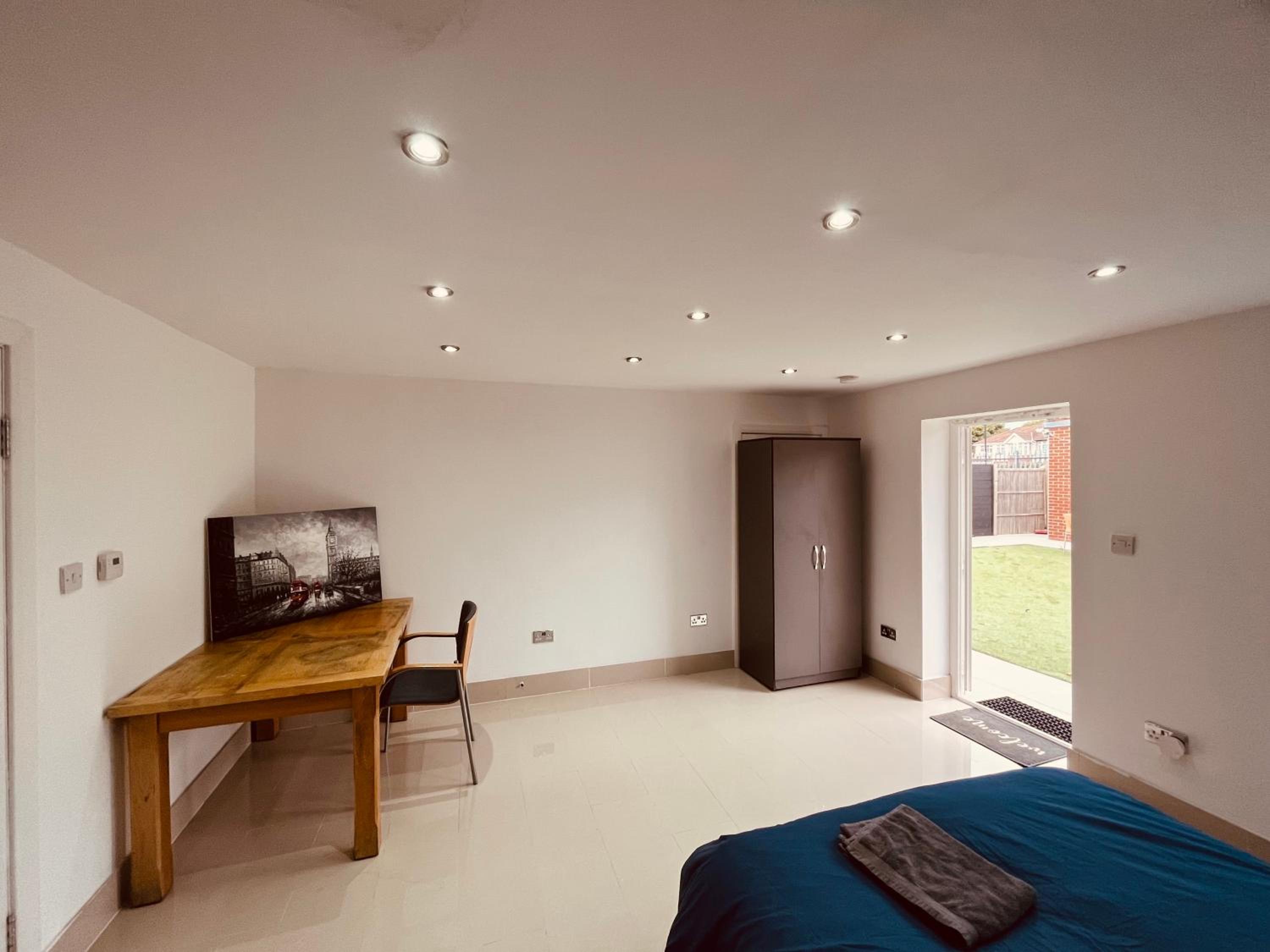 Studio Apartment photo 2