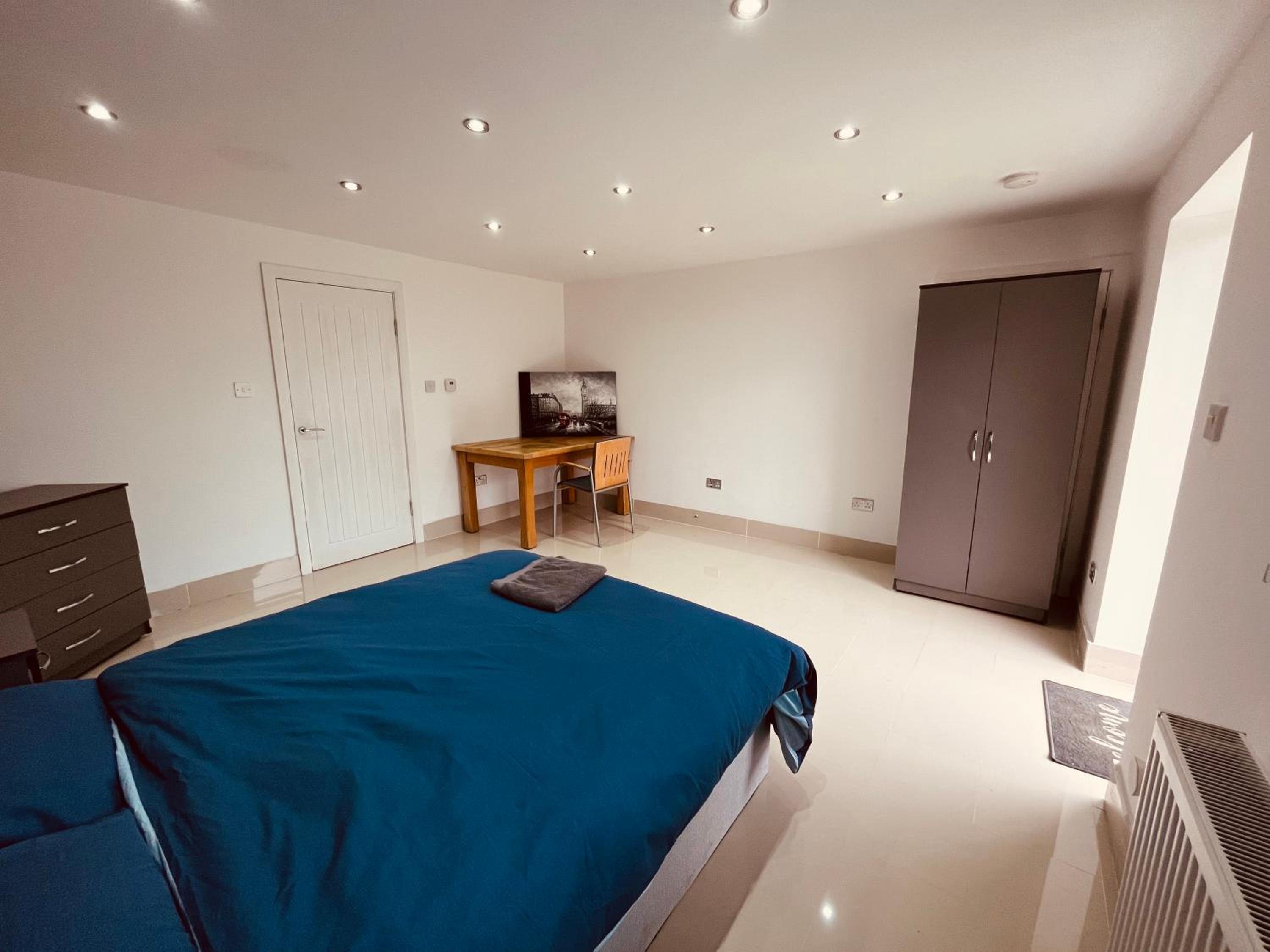 Studio Apartment photo 3