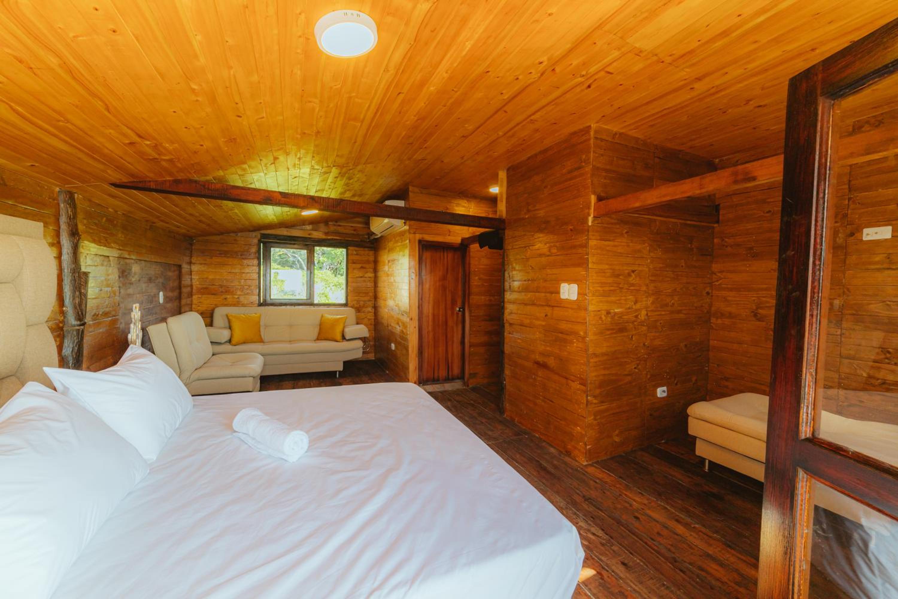 Suite photo 1
