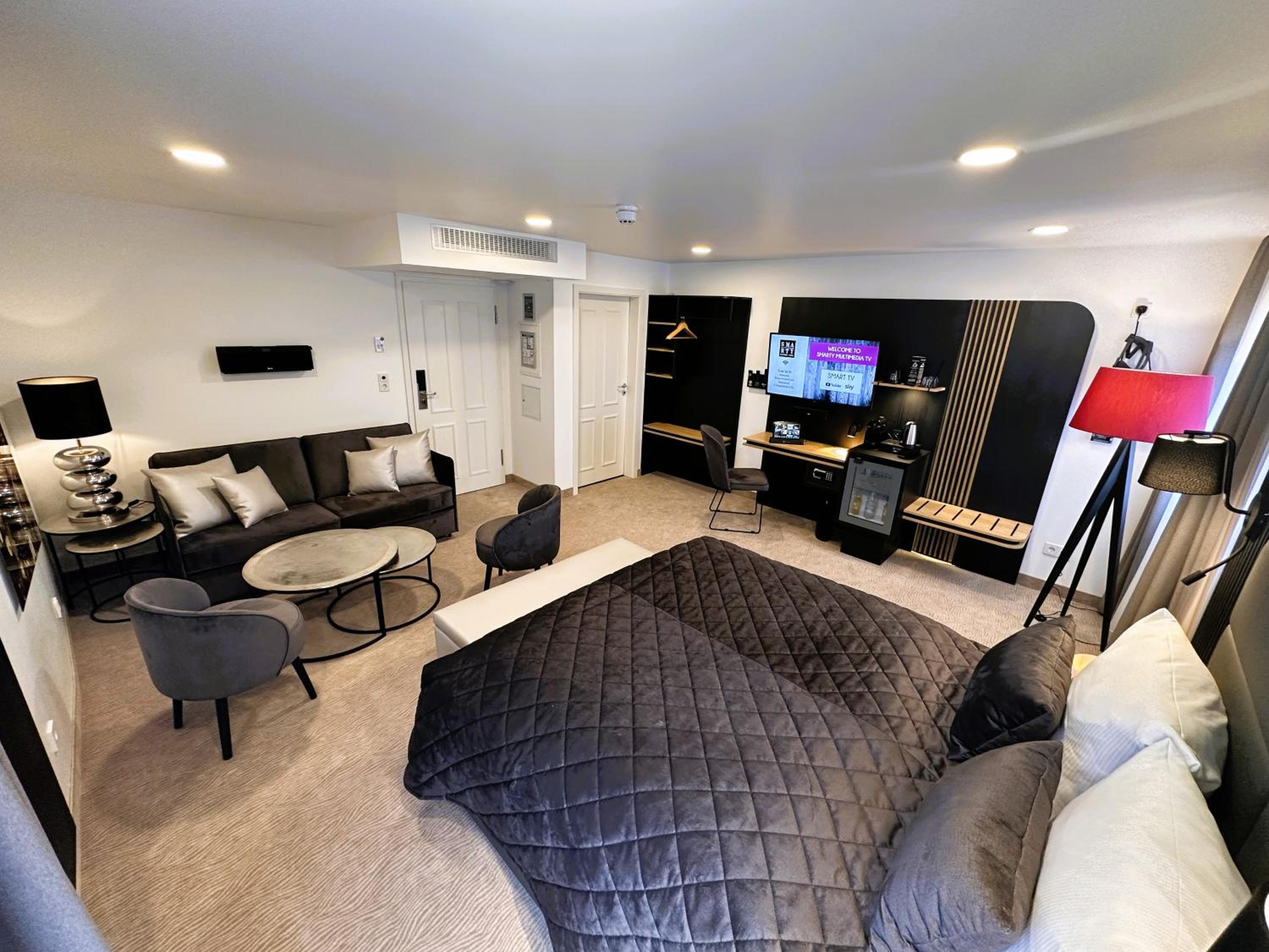 Junior Suite with River View - Photo 10
