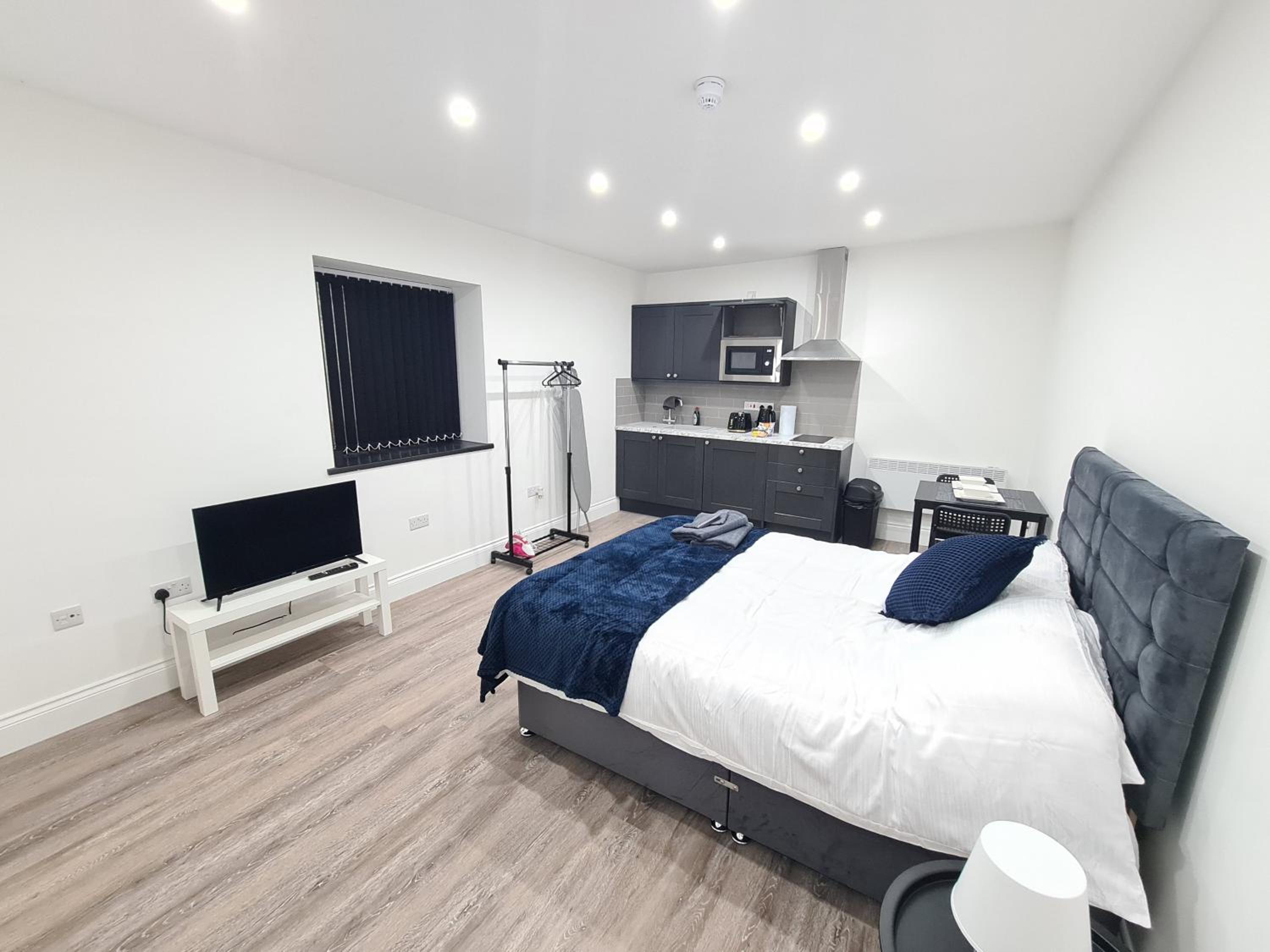 One-Bedroom Apartment photo 1