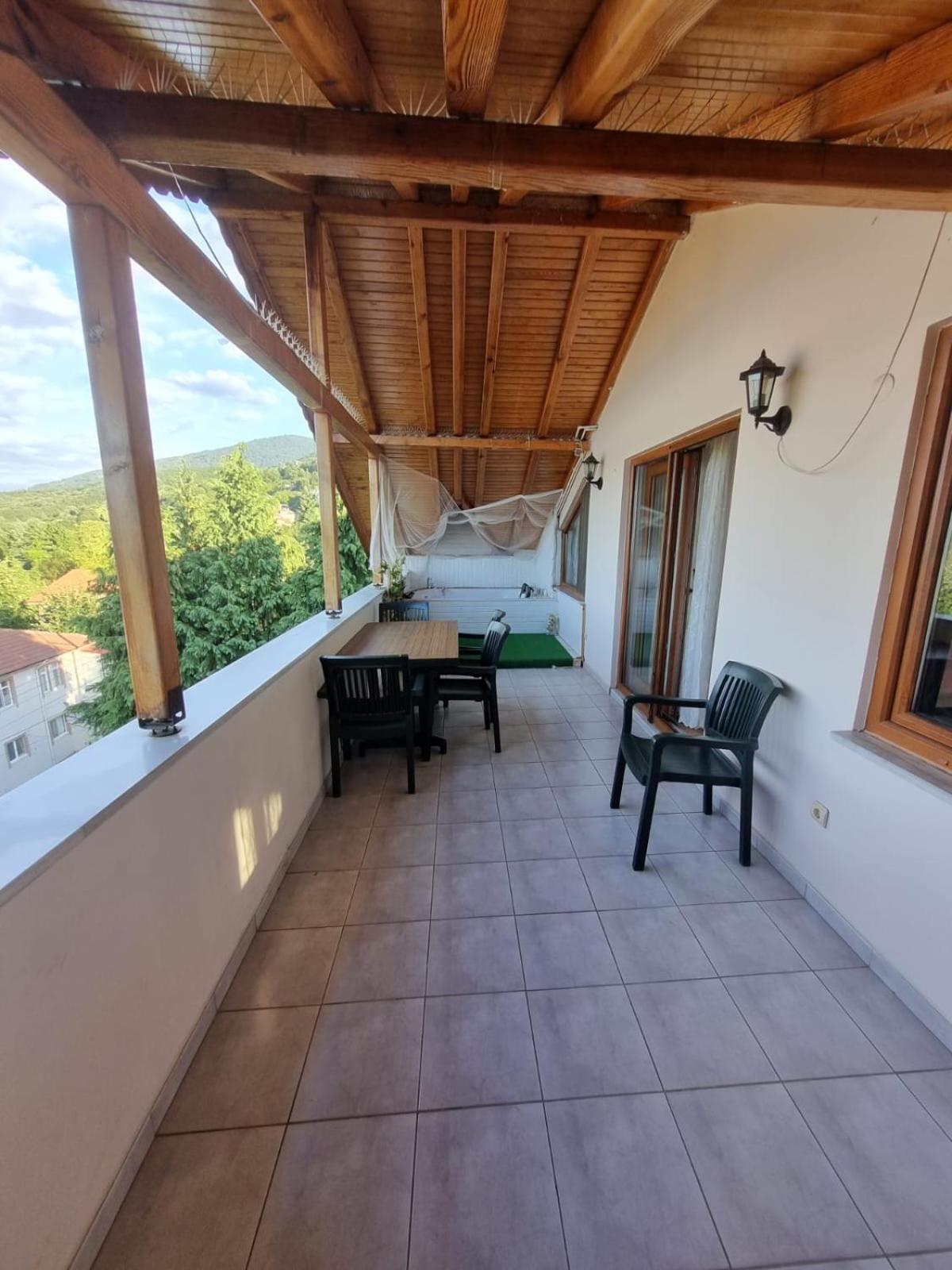 Apartment with Lake View photo 3