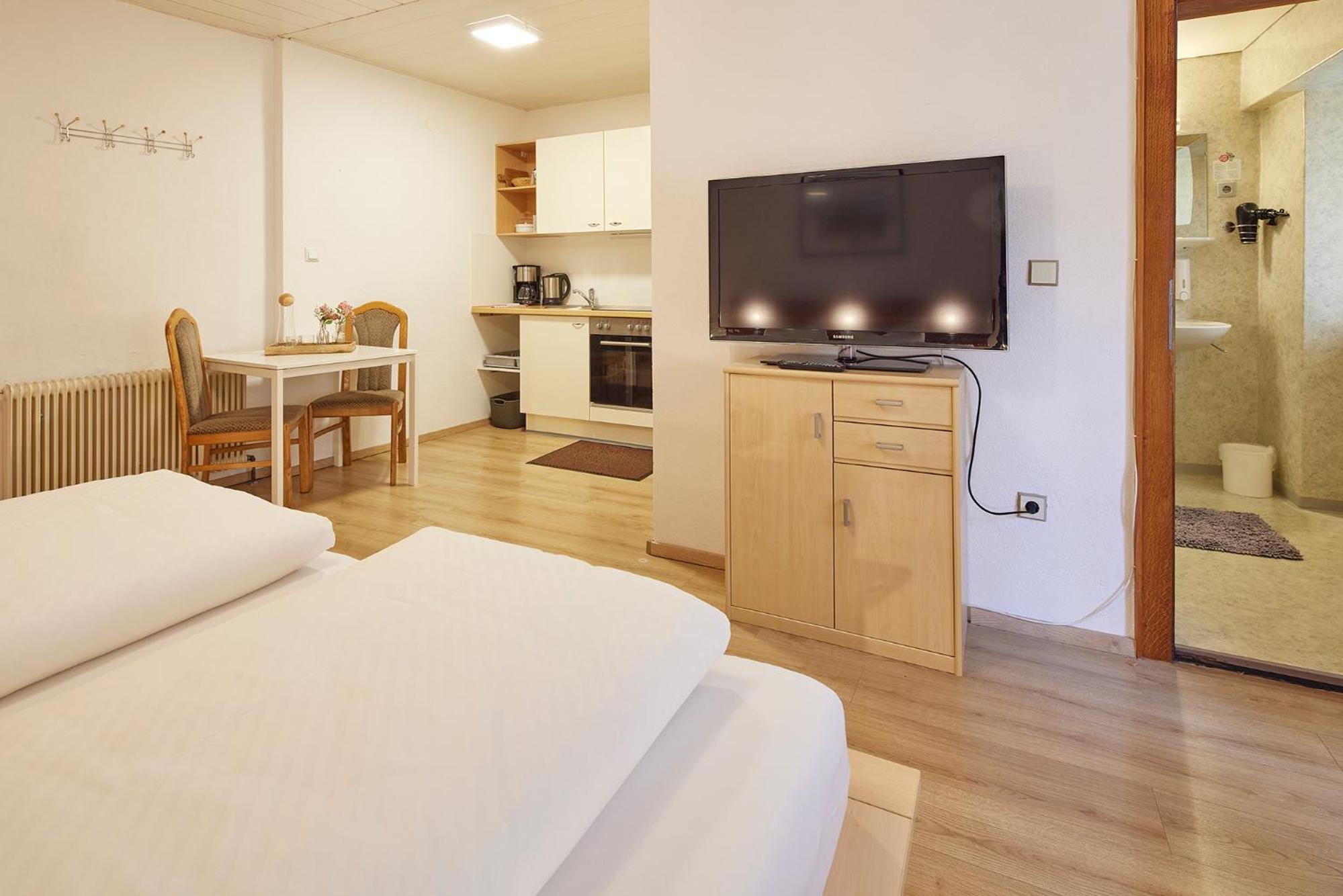 Triple Room with Bathroom photo 2