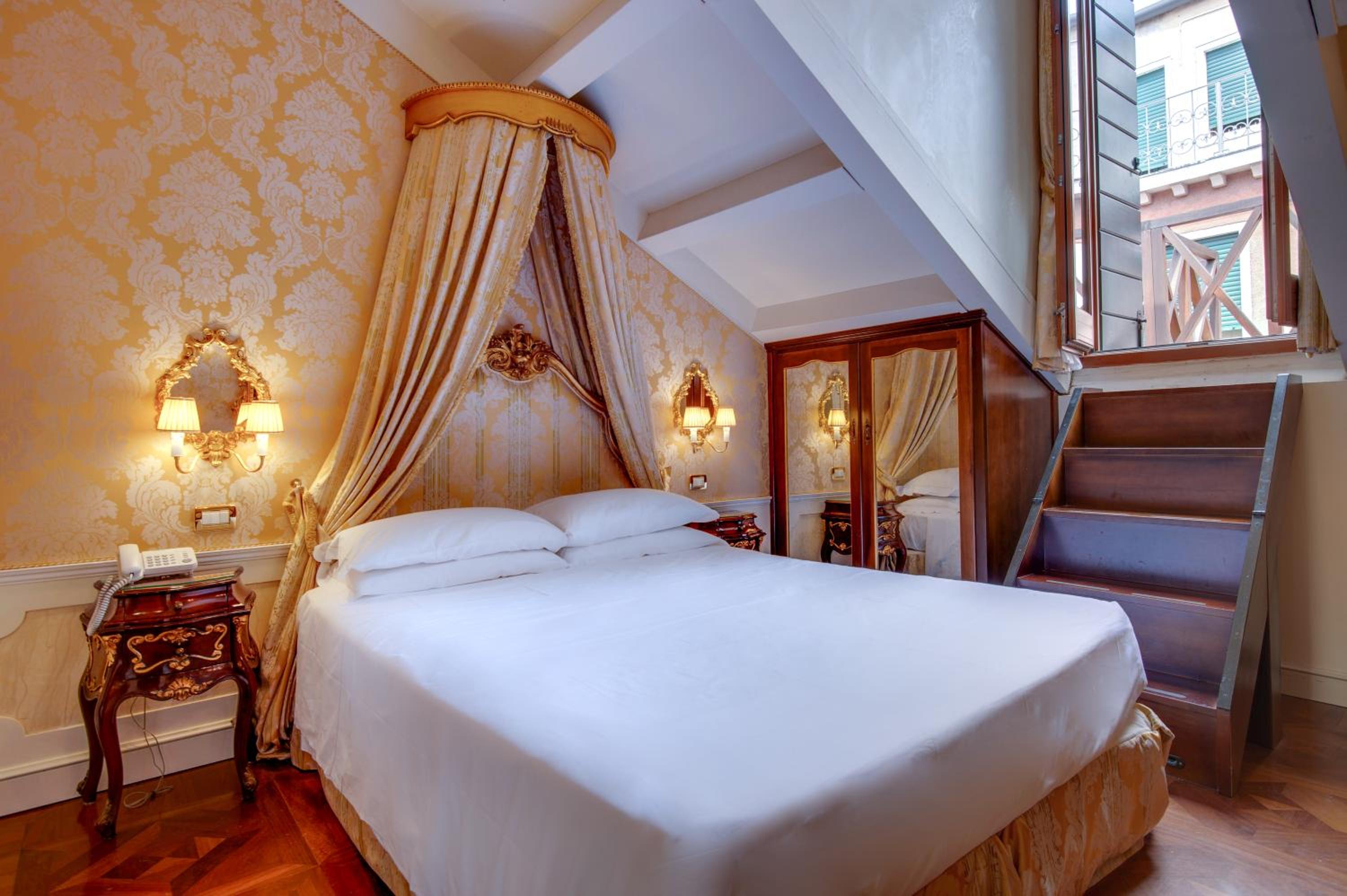 Junior Suite Annex (Room Only)