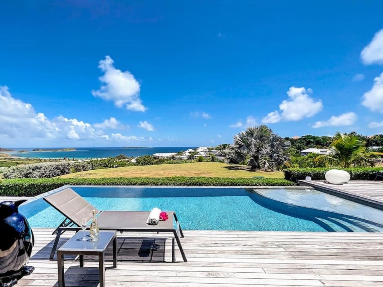 Villa with Sea View photo 2