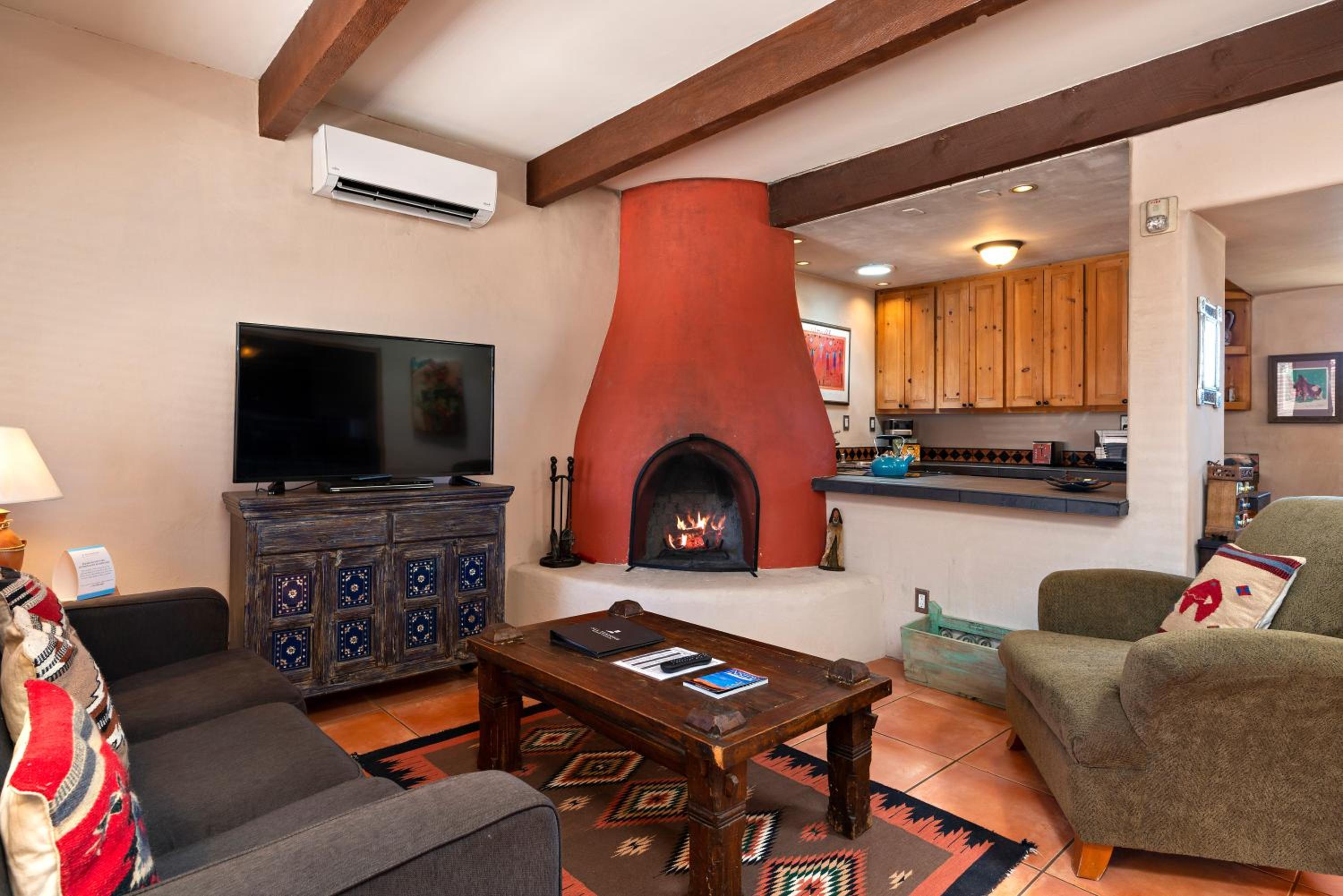 1 Bedroom Condominium  - Photo 3