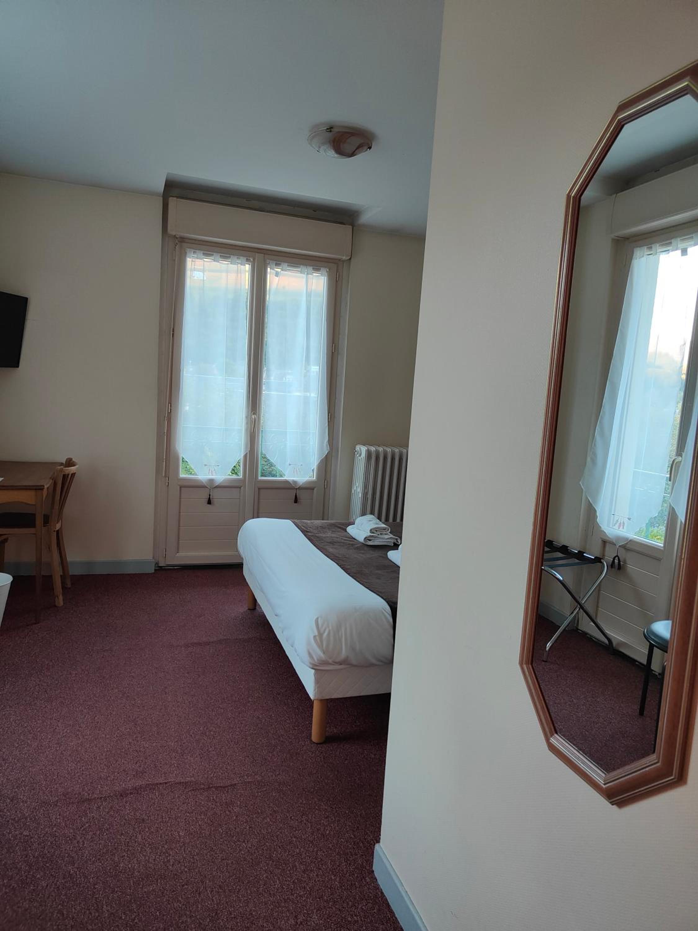 Queen Room - Photo 5