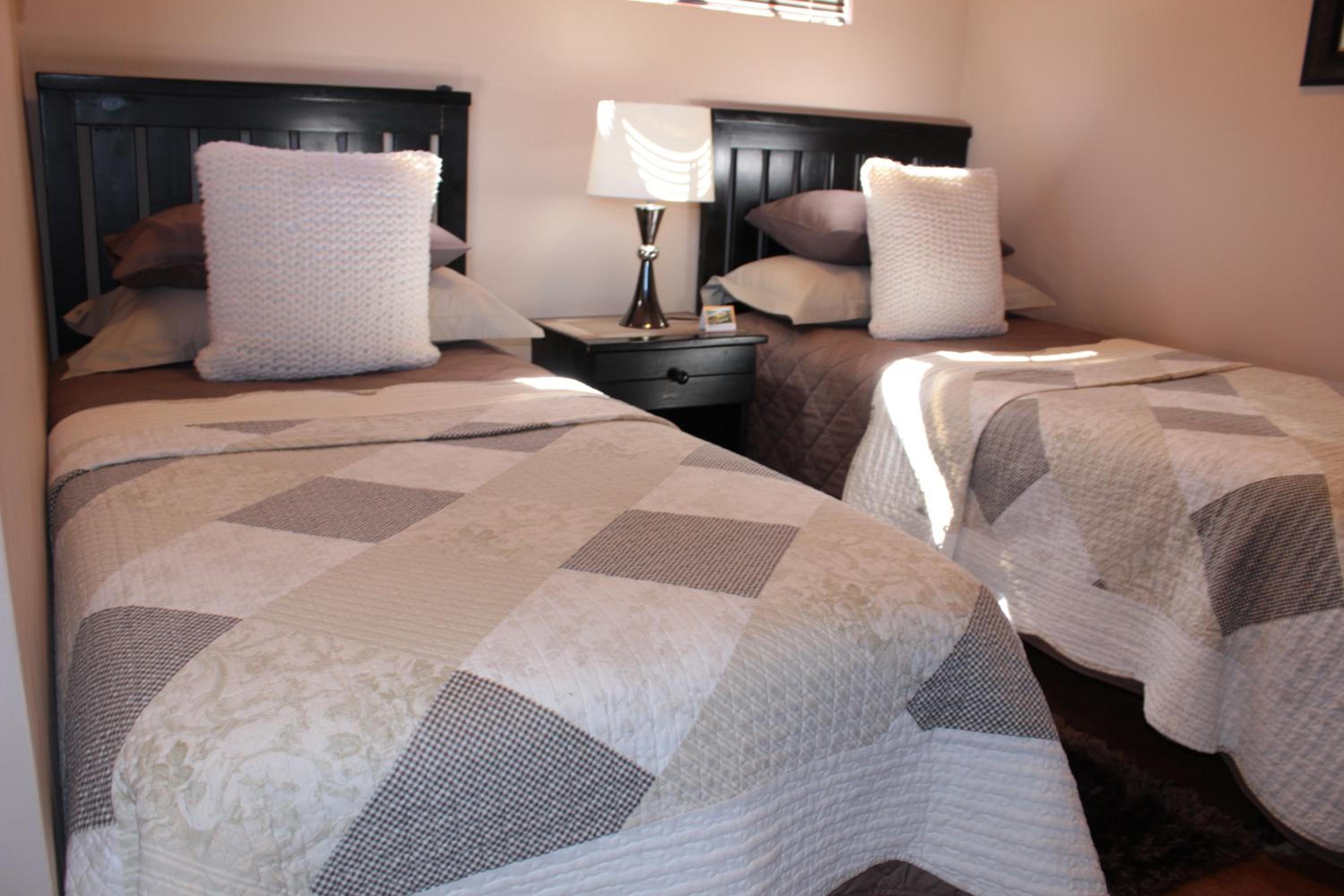 Twin Room - Photo 2