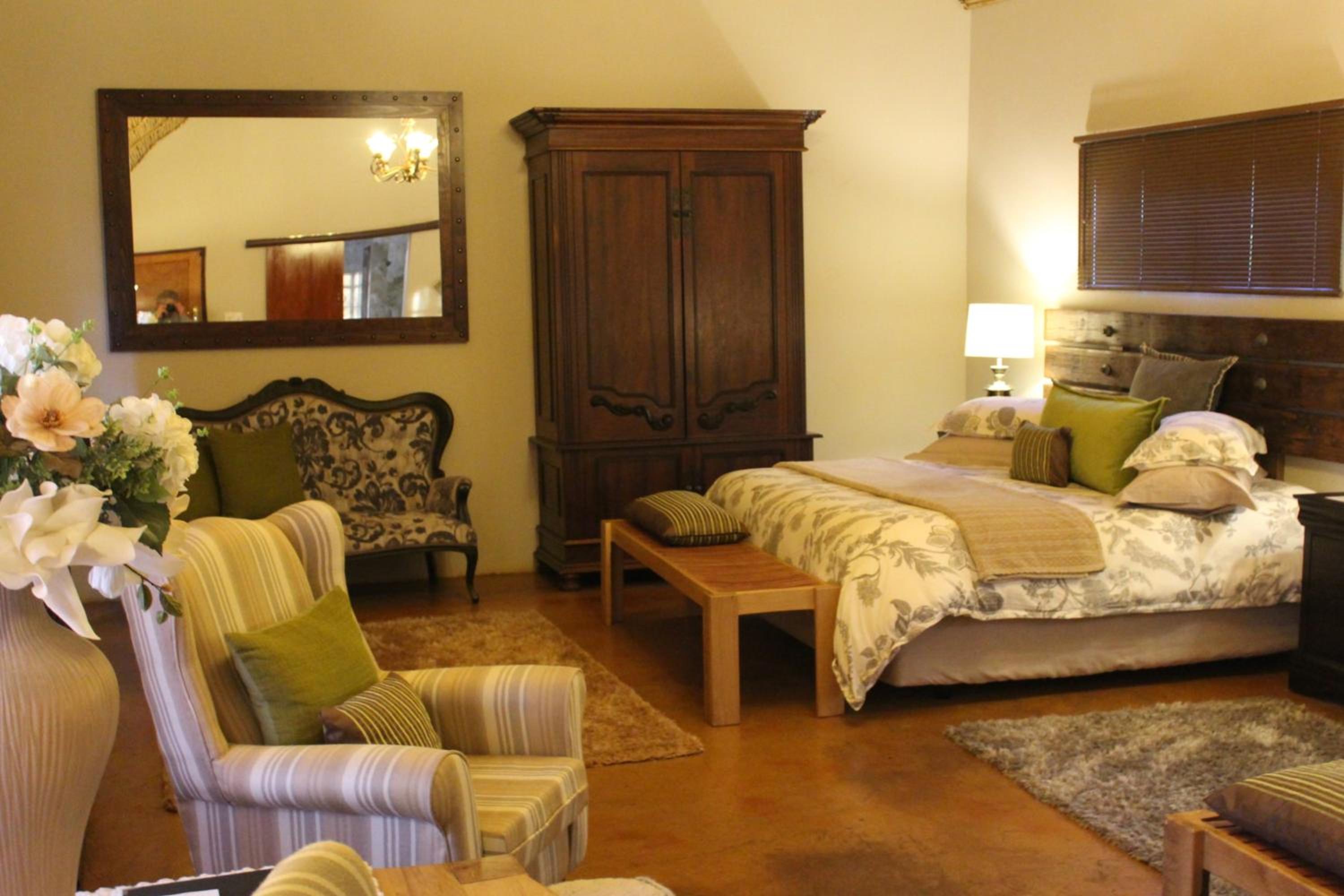 Suite - Photo 8