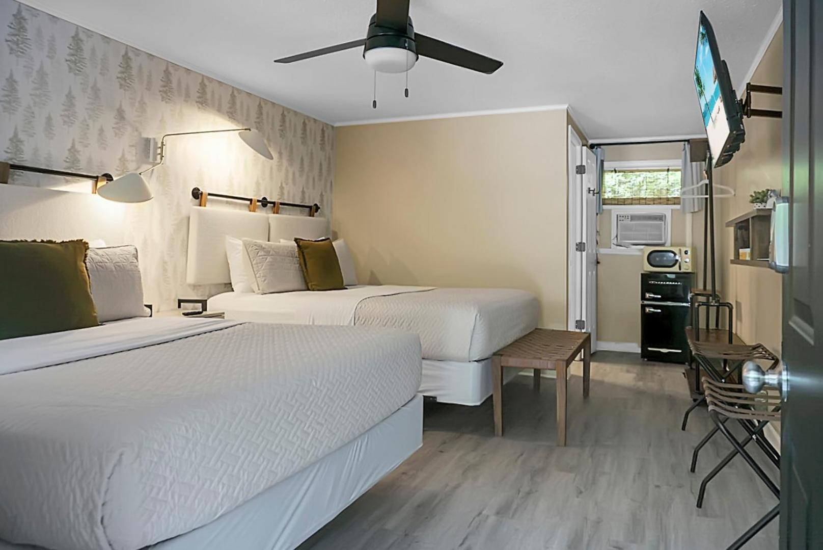 Standard Queen Room with Two Queen Beds