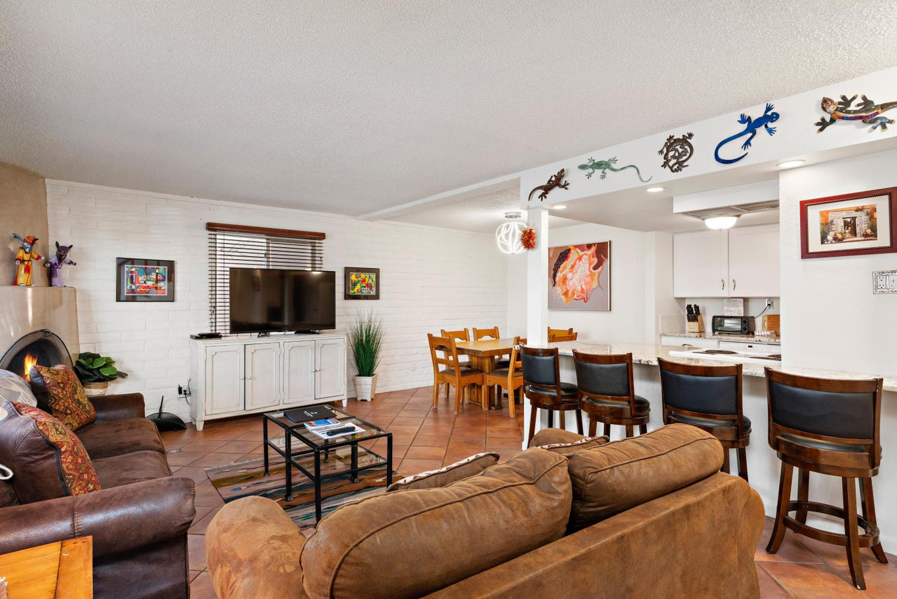 2 Bedroom Condominium  - Photo 40