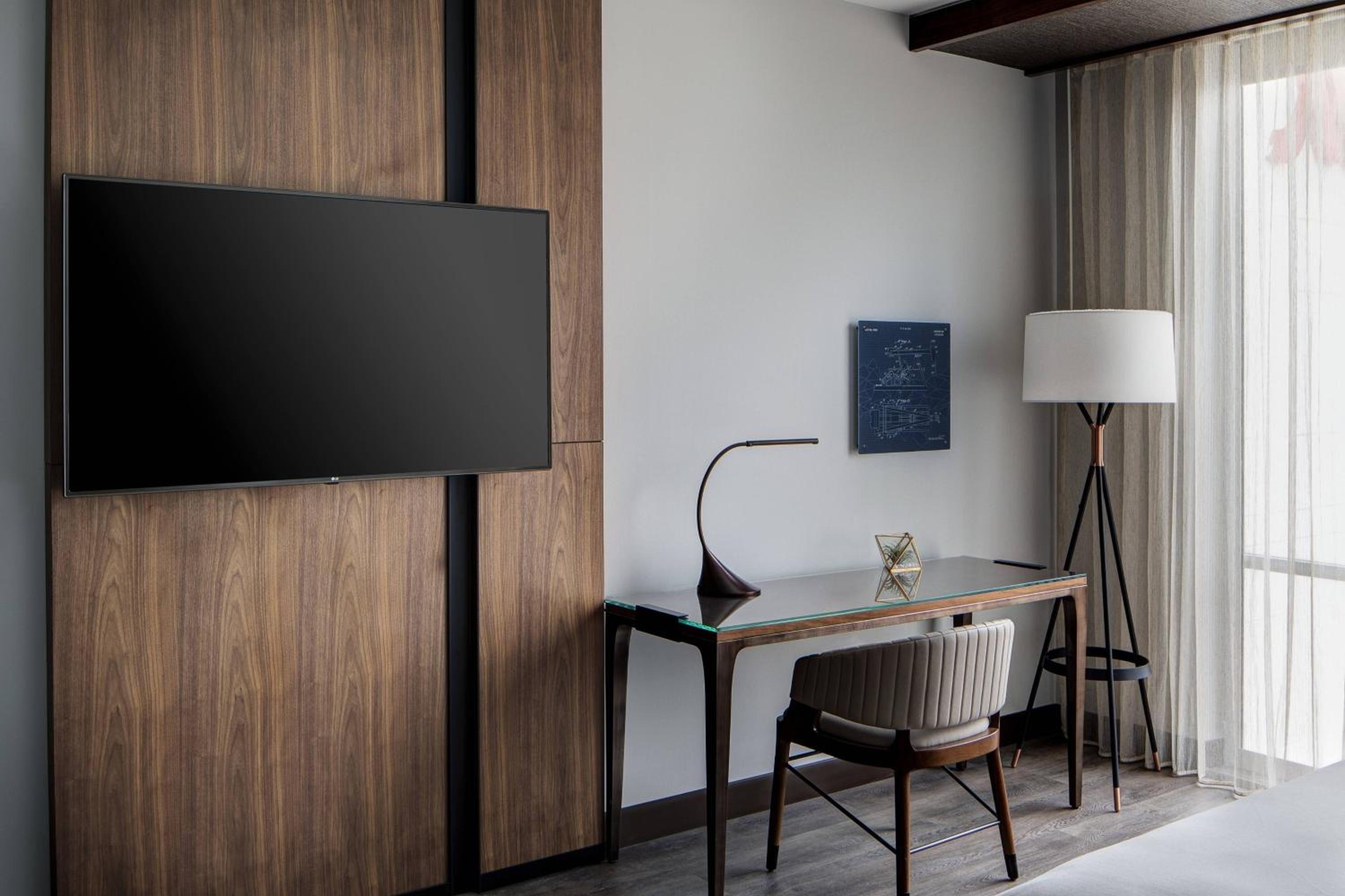 King Room with City View - Photo 2