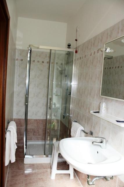 Double or Twin Room photo 3