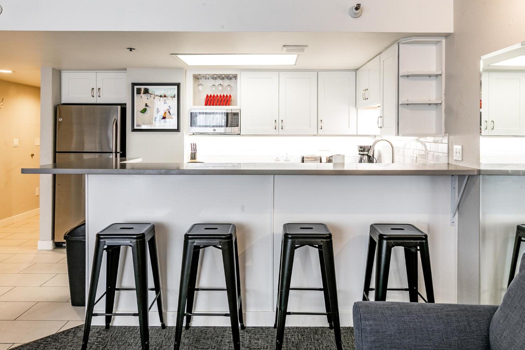 Studio Suite - Photo 12