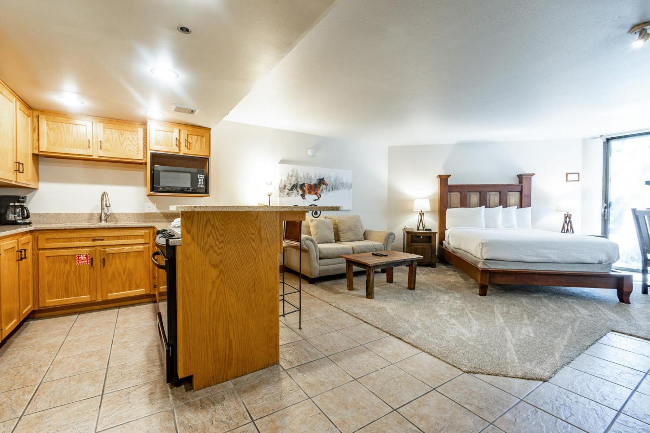 Studio Suite - Photo 8