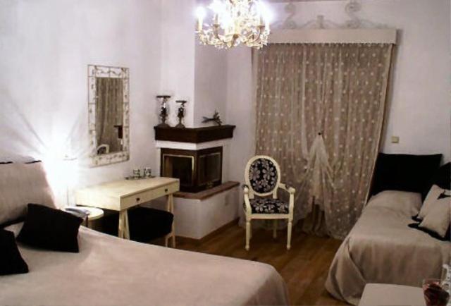 Family Room (2 Adults + 2 Children)