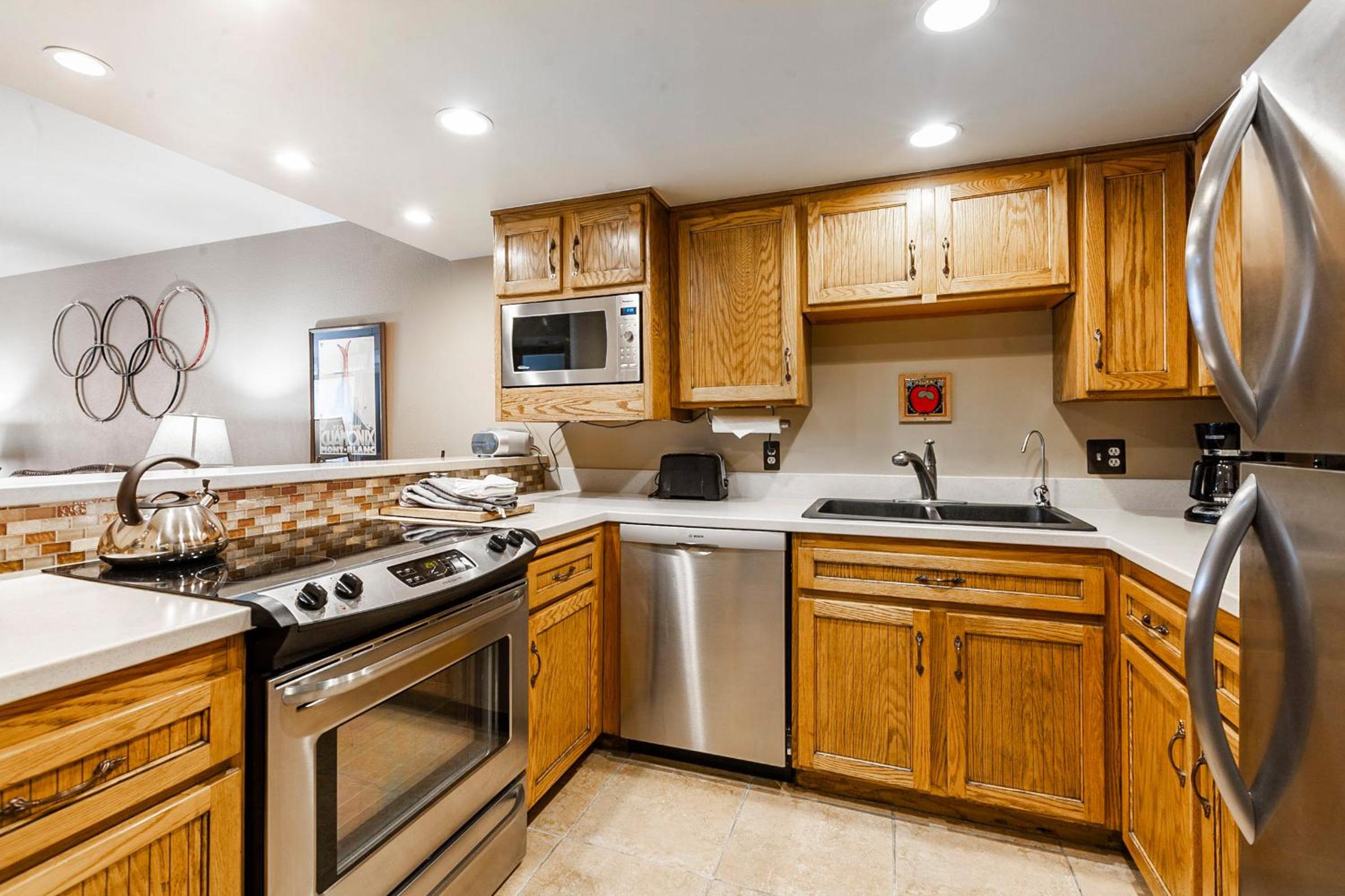 1 Bedroom Condominium  - Photo 6