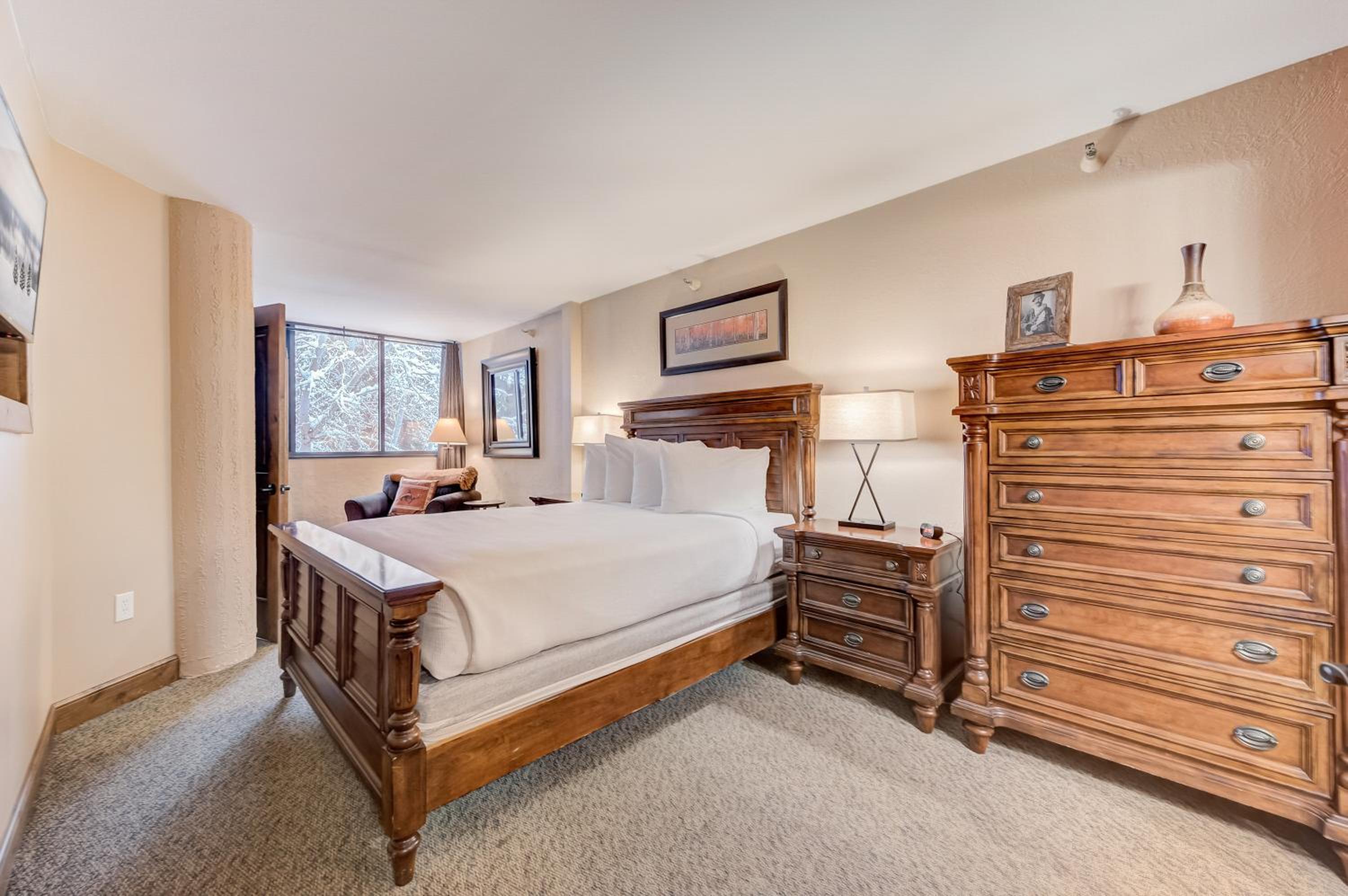 1 Bedroom Condominium  - Photo 13