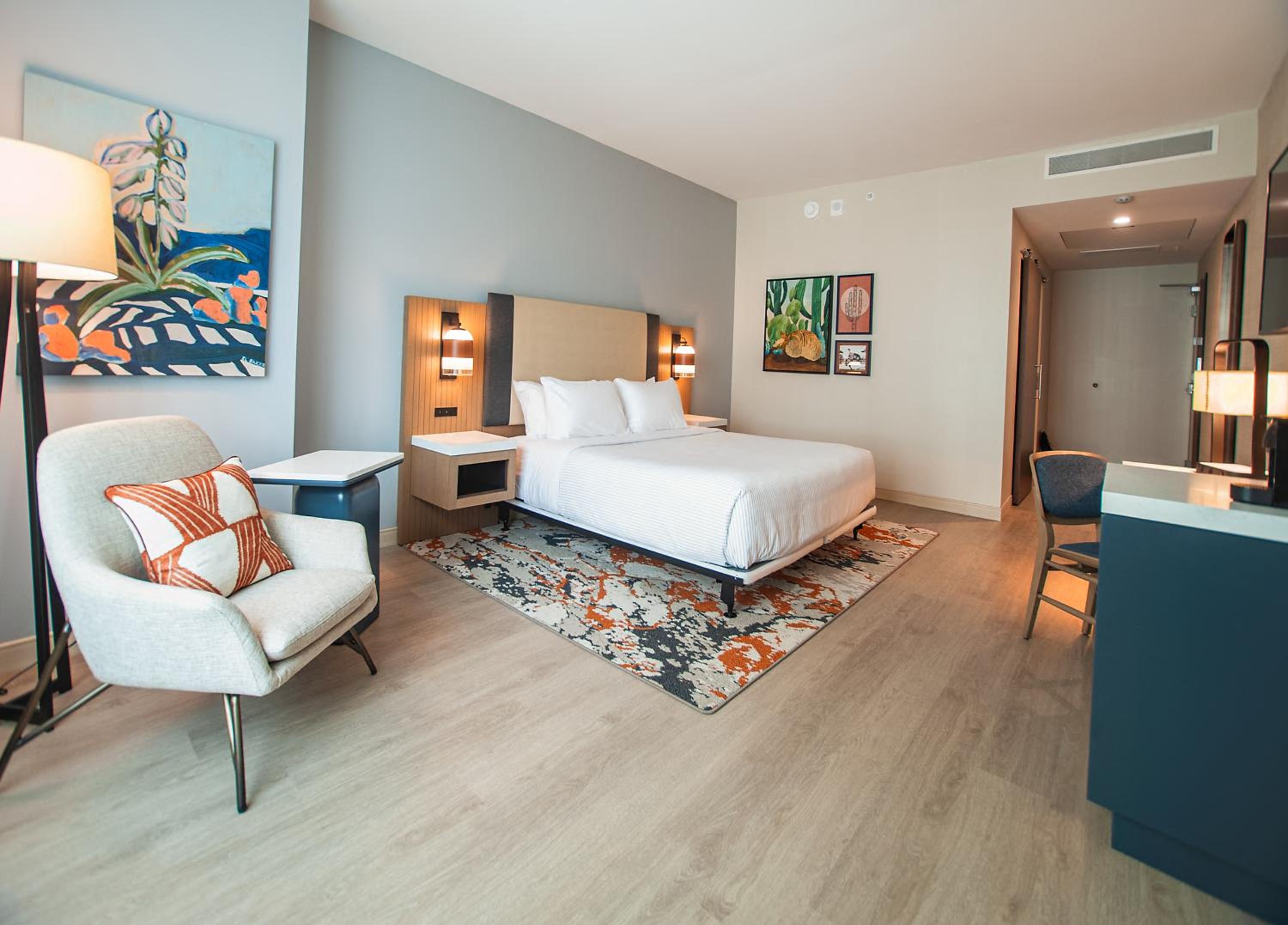 King Room with Tub - Disability Access/Non Smoking - Photo 4