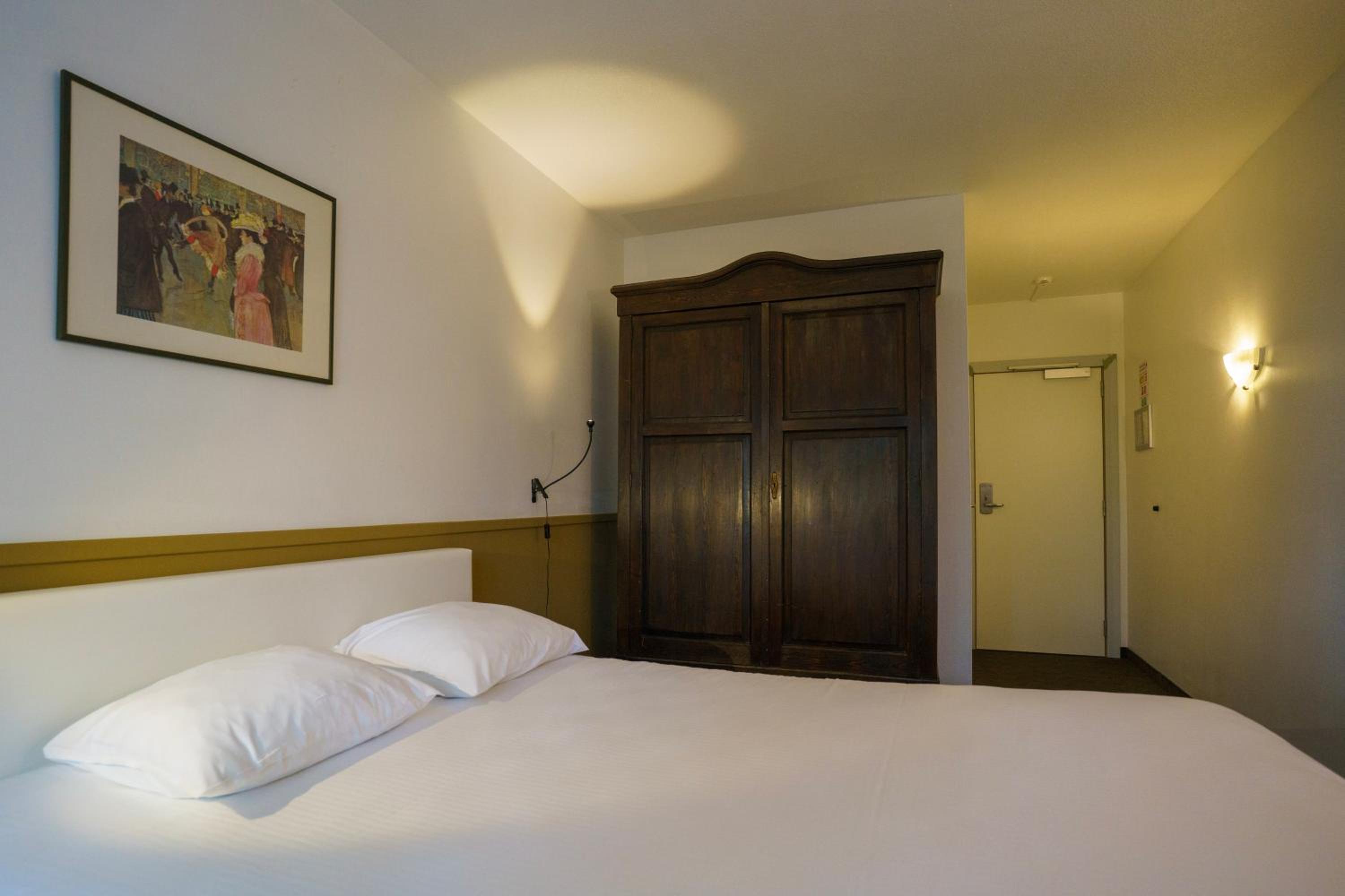 Standard Double Room photo 2