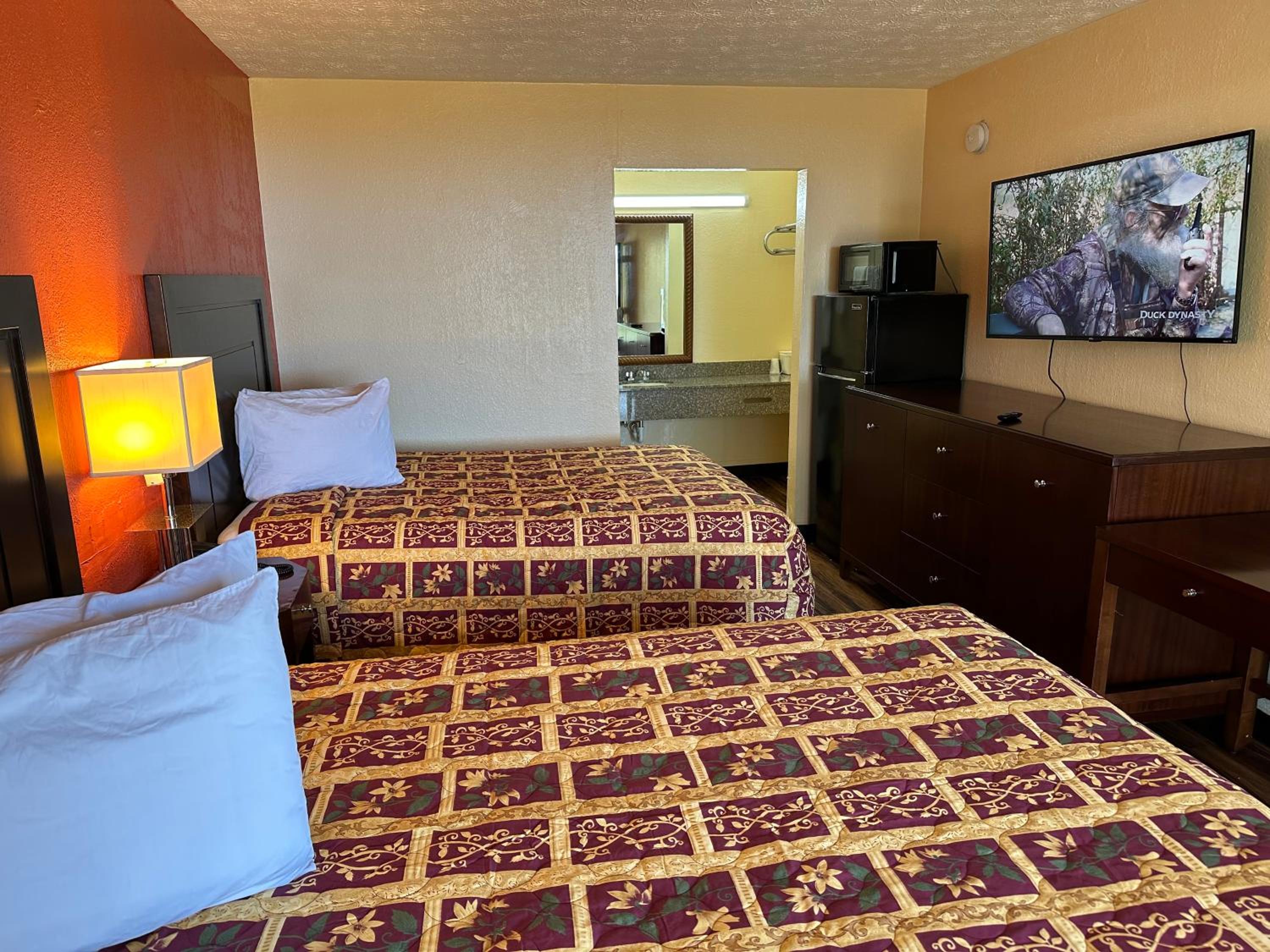 Deluxe Queen Room - Photo 1