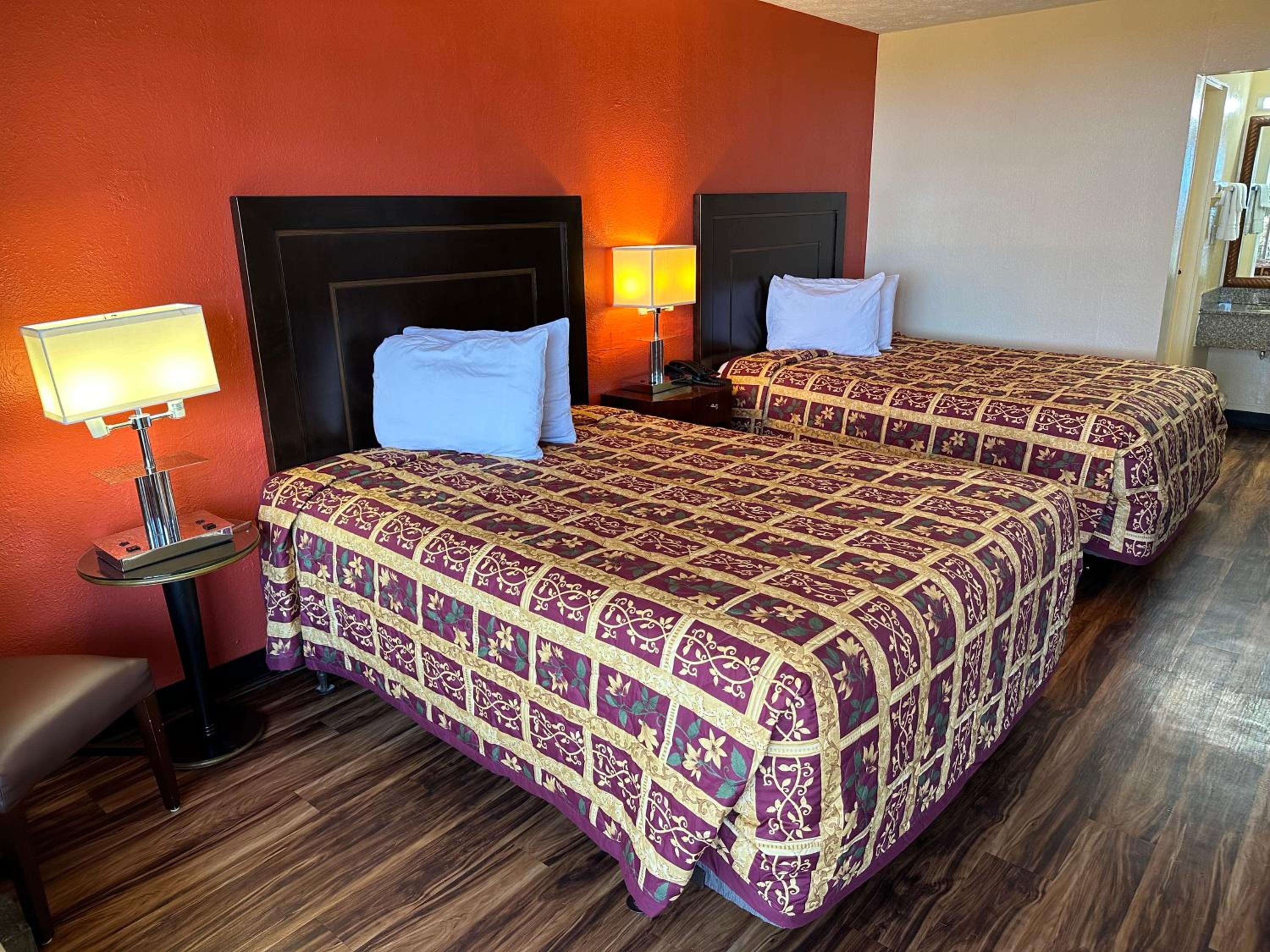 Deluxe Queen Room - Photo 3