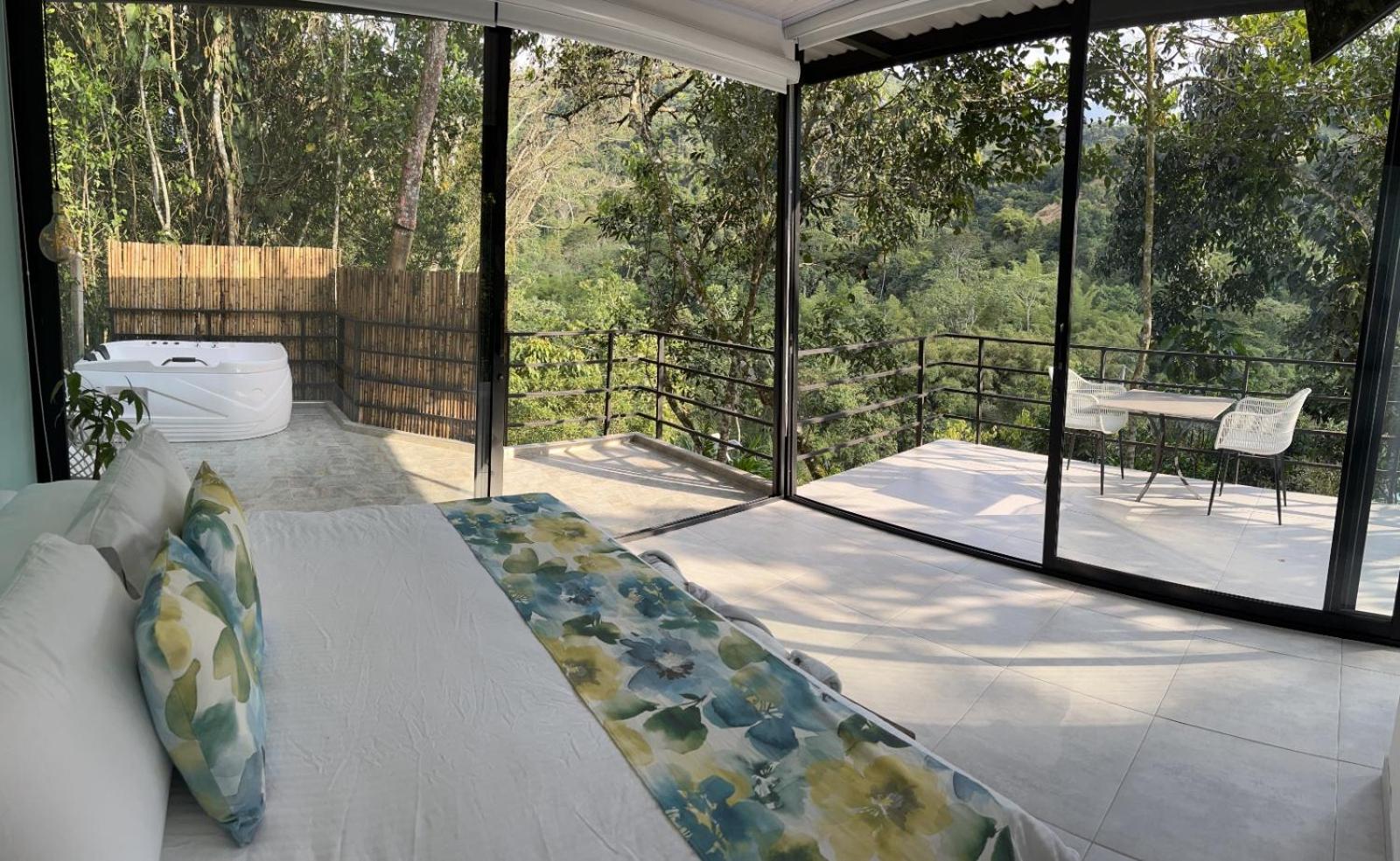 King Room with Mountain View photo 2