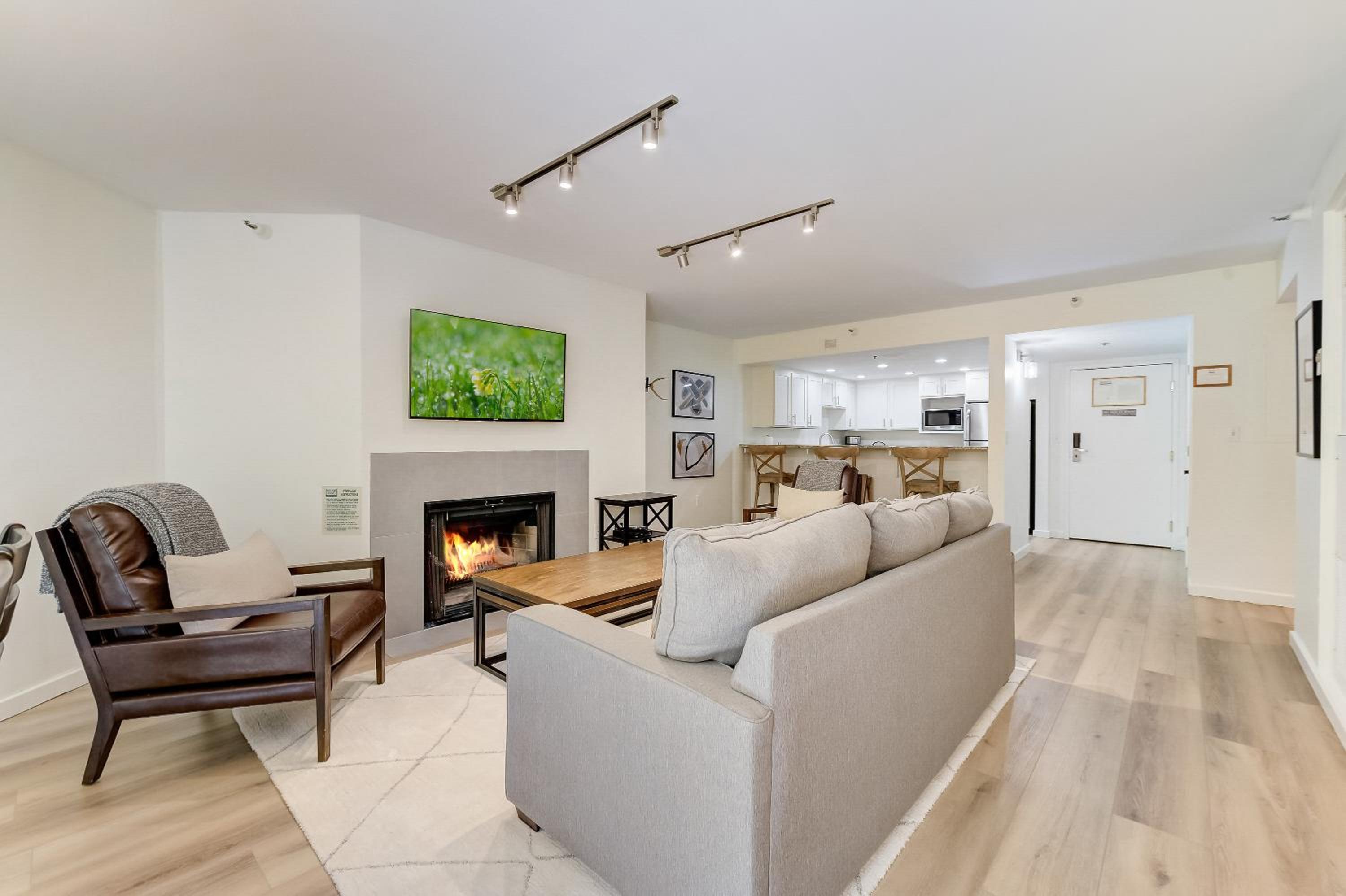2 Bedroom Condominium  - Photo 1