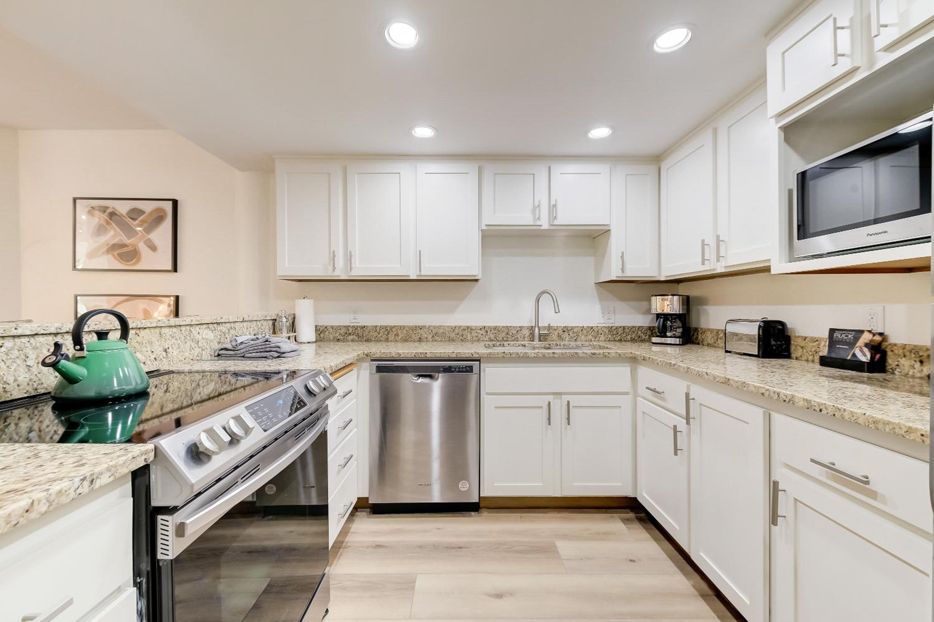 2 Bedroom Condominium  - Photo 5