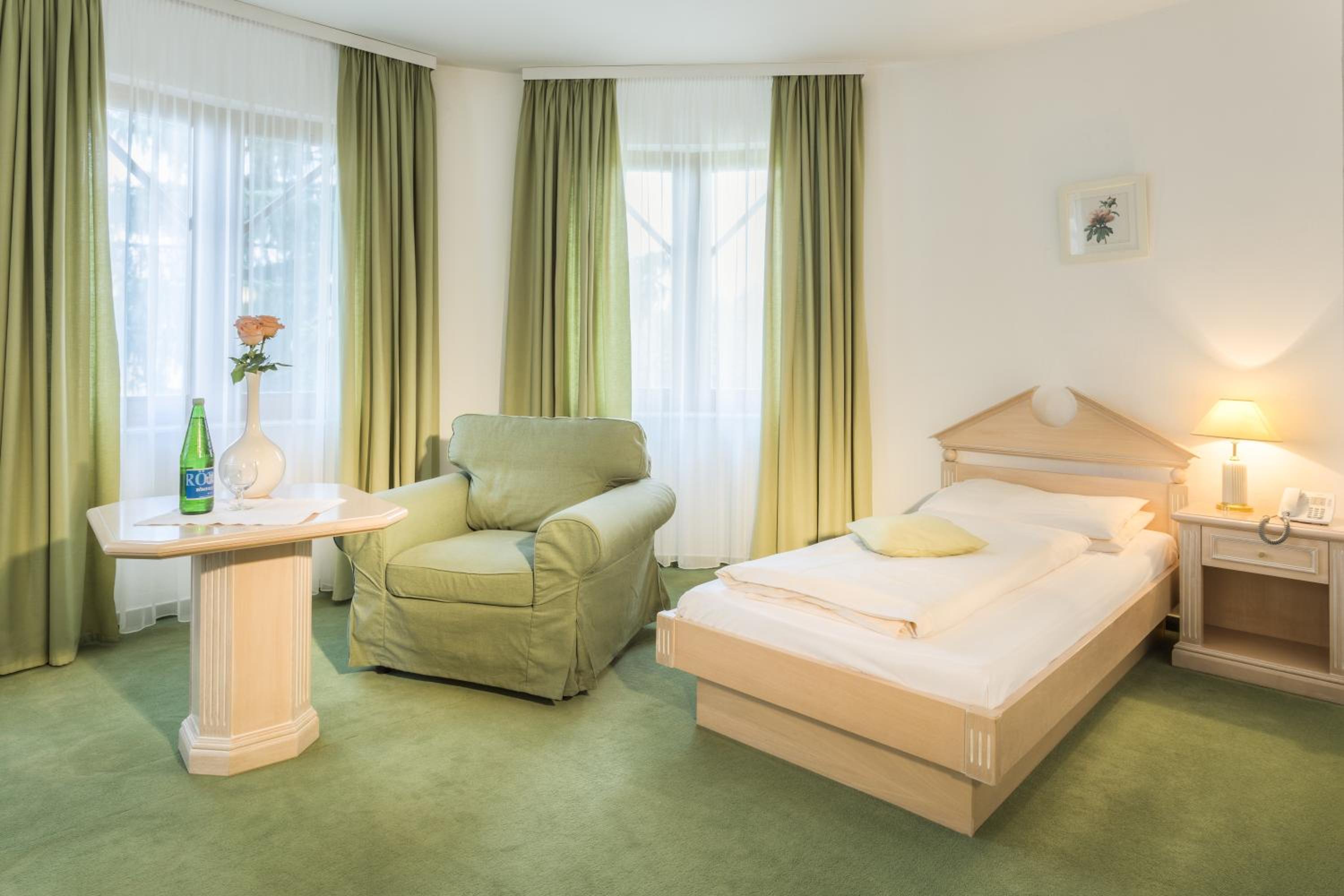 Single Room photo 2