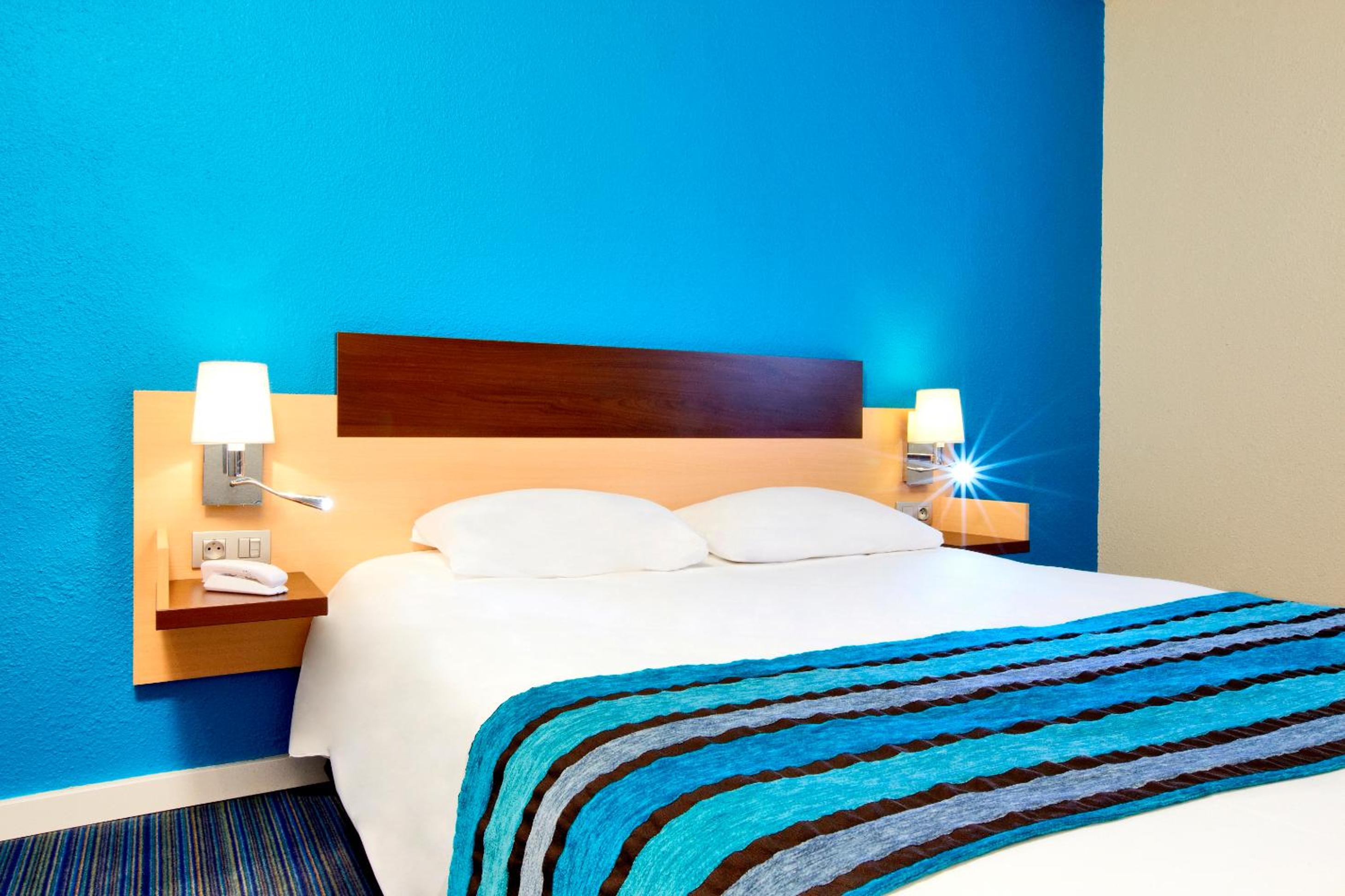 1 Double Bed 1 Single Bed