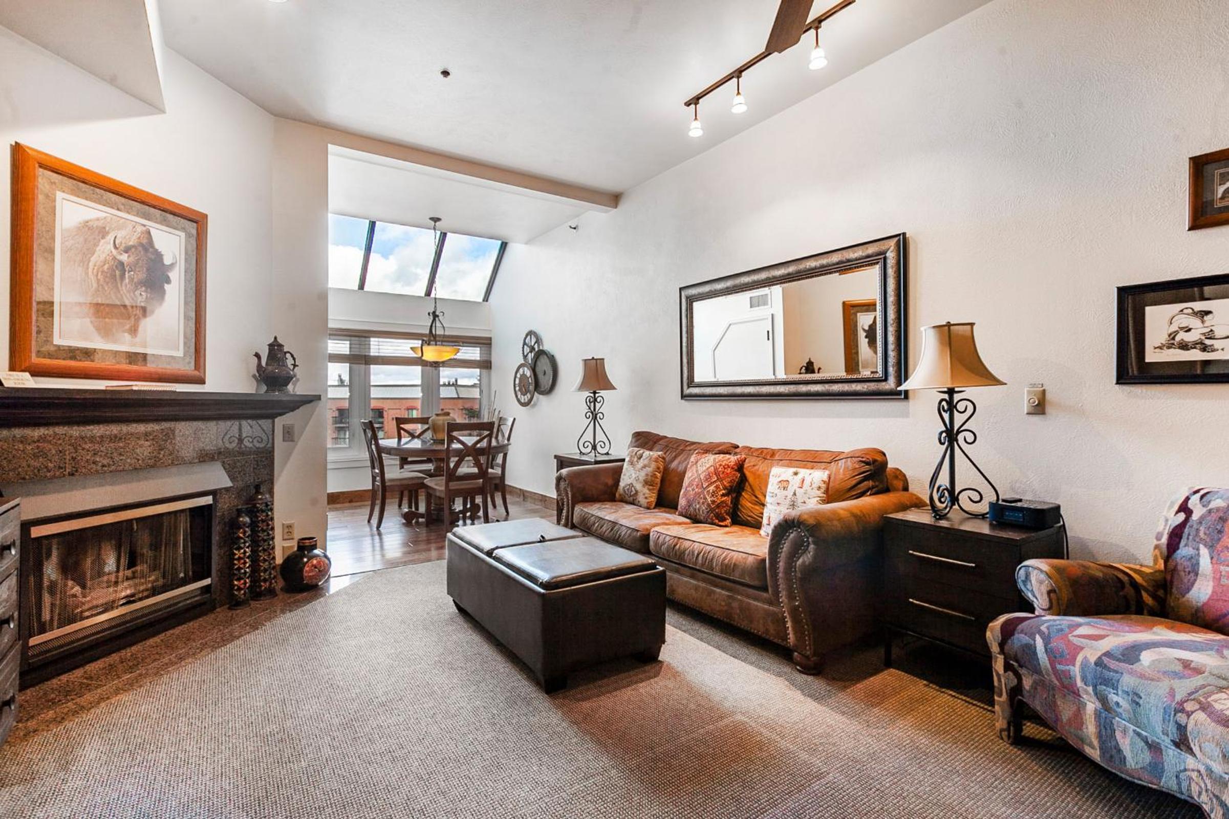 Studio Suite - Photo 23
