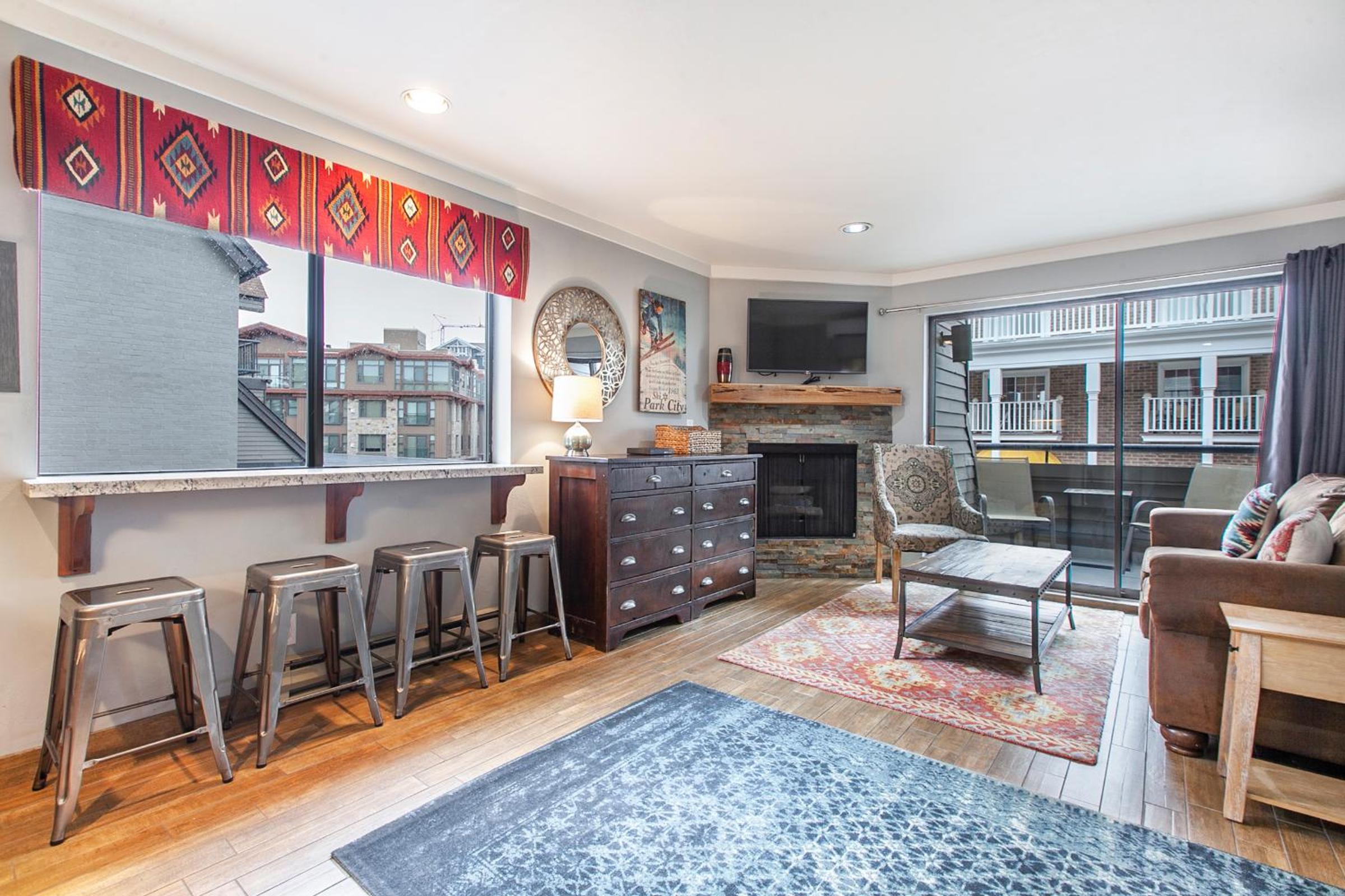 Studio Suite - Photo 15