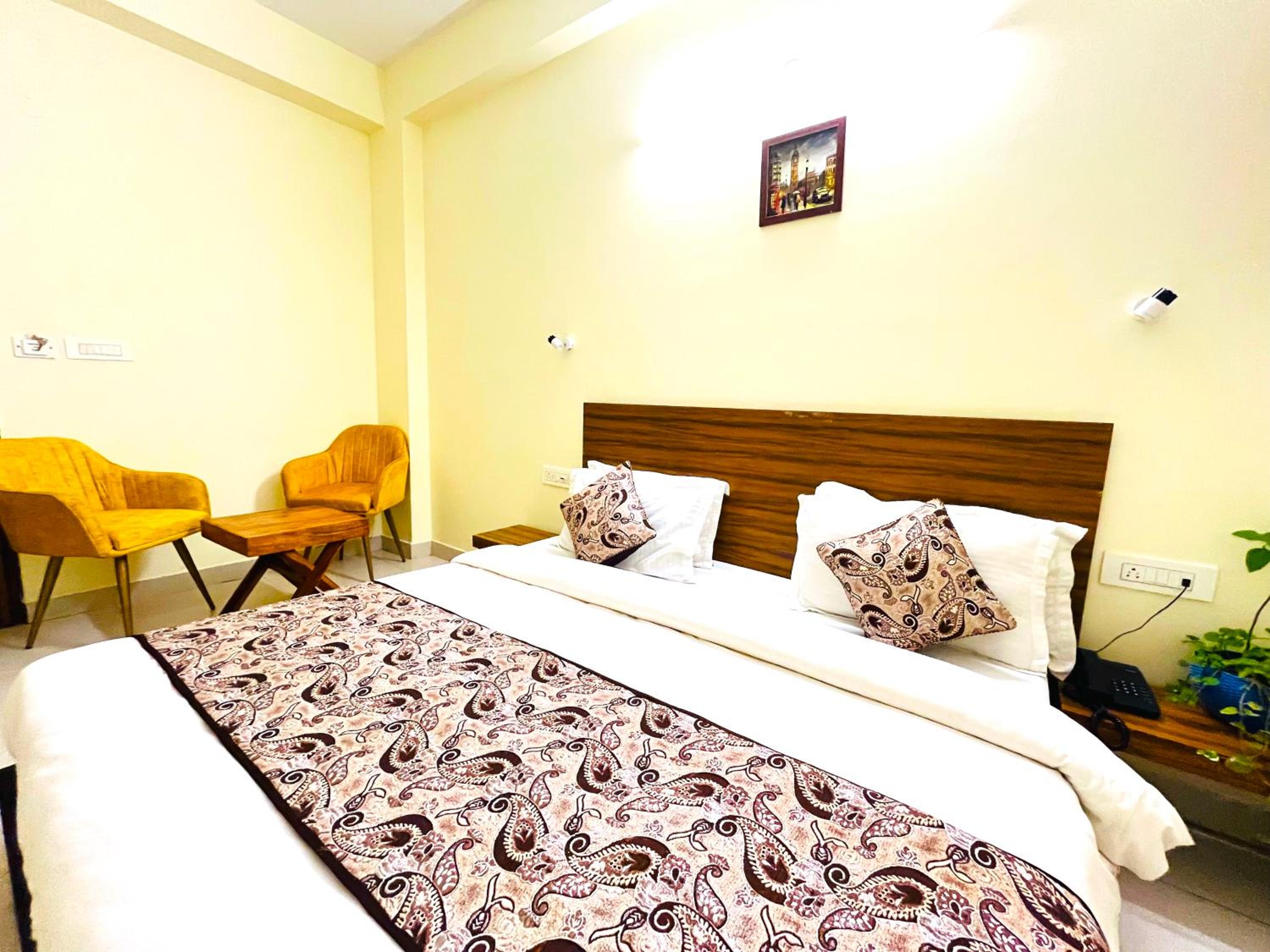 Deluxe Room - Photo 16
