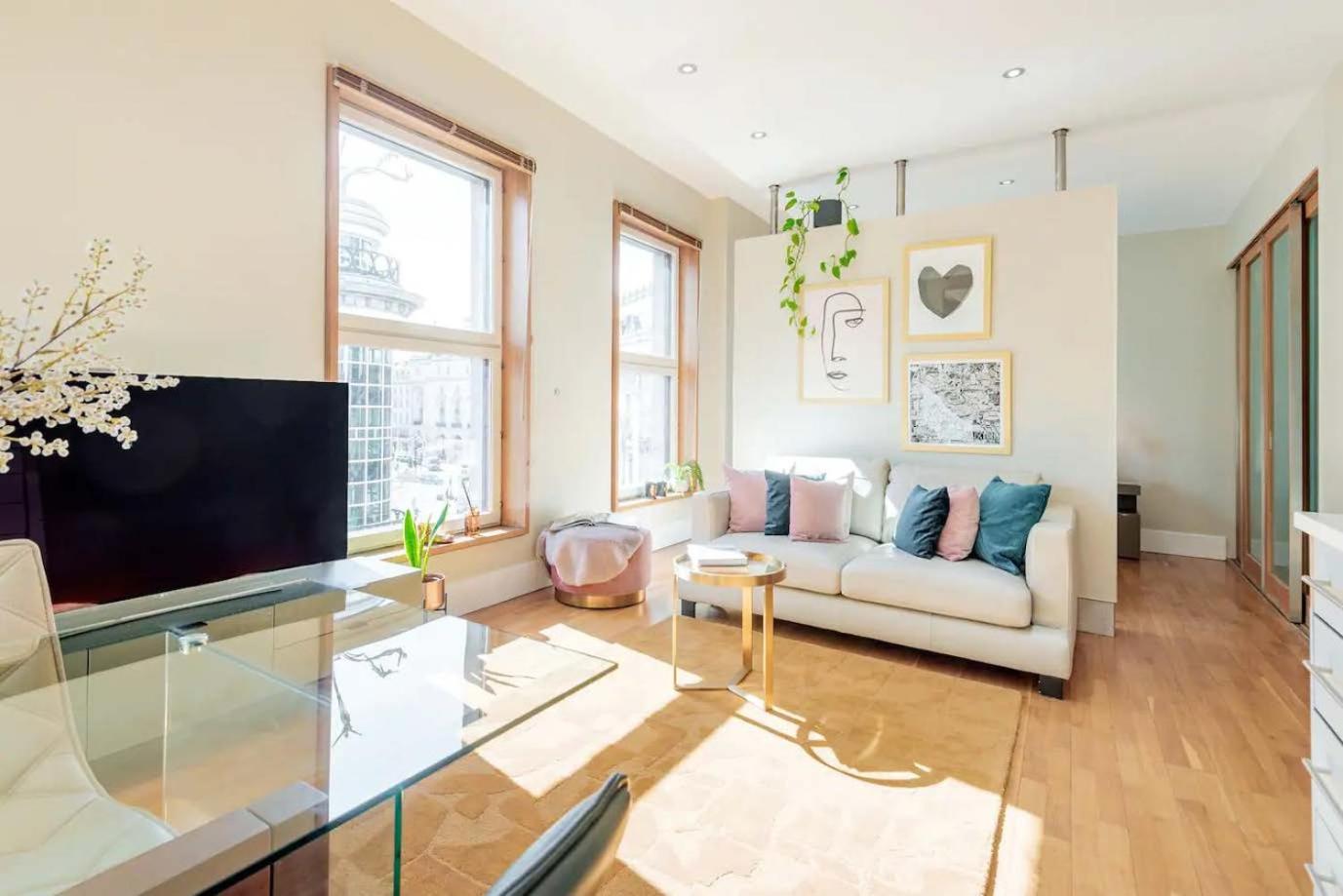 Studio Apartment photo 1