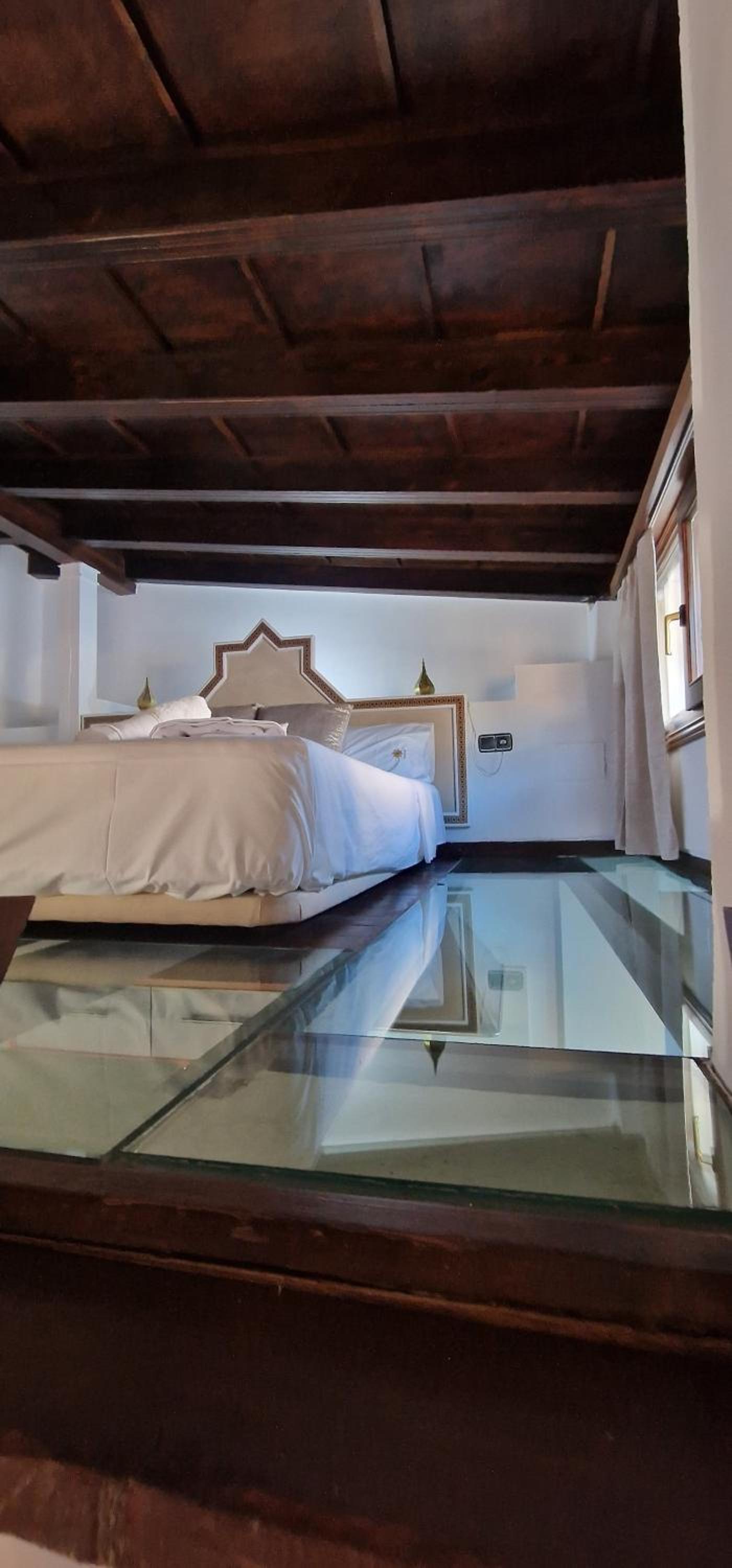 Penthouse with Alhambra View photo 2