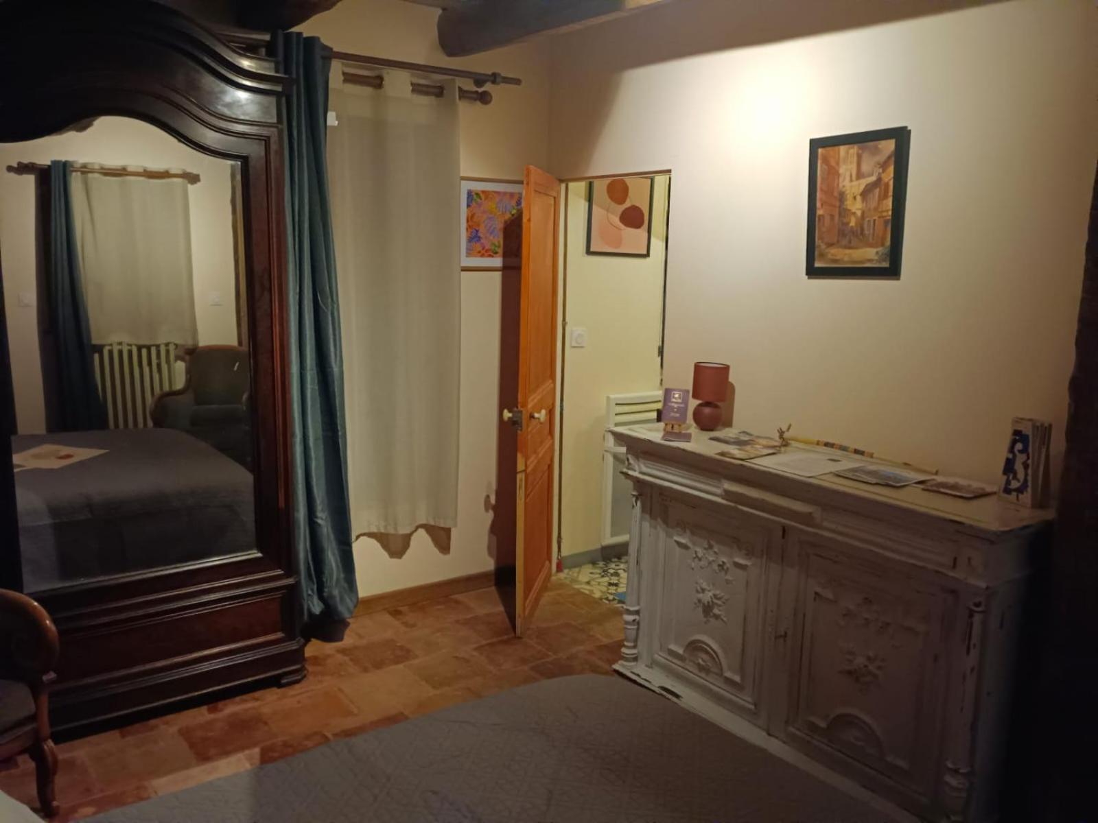 Double Room with Garden View - Photo 19