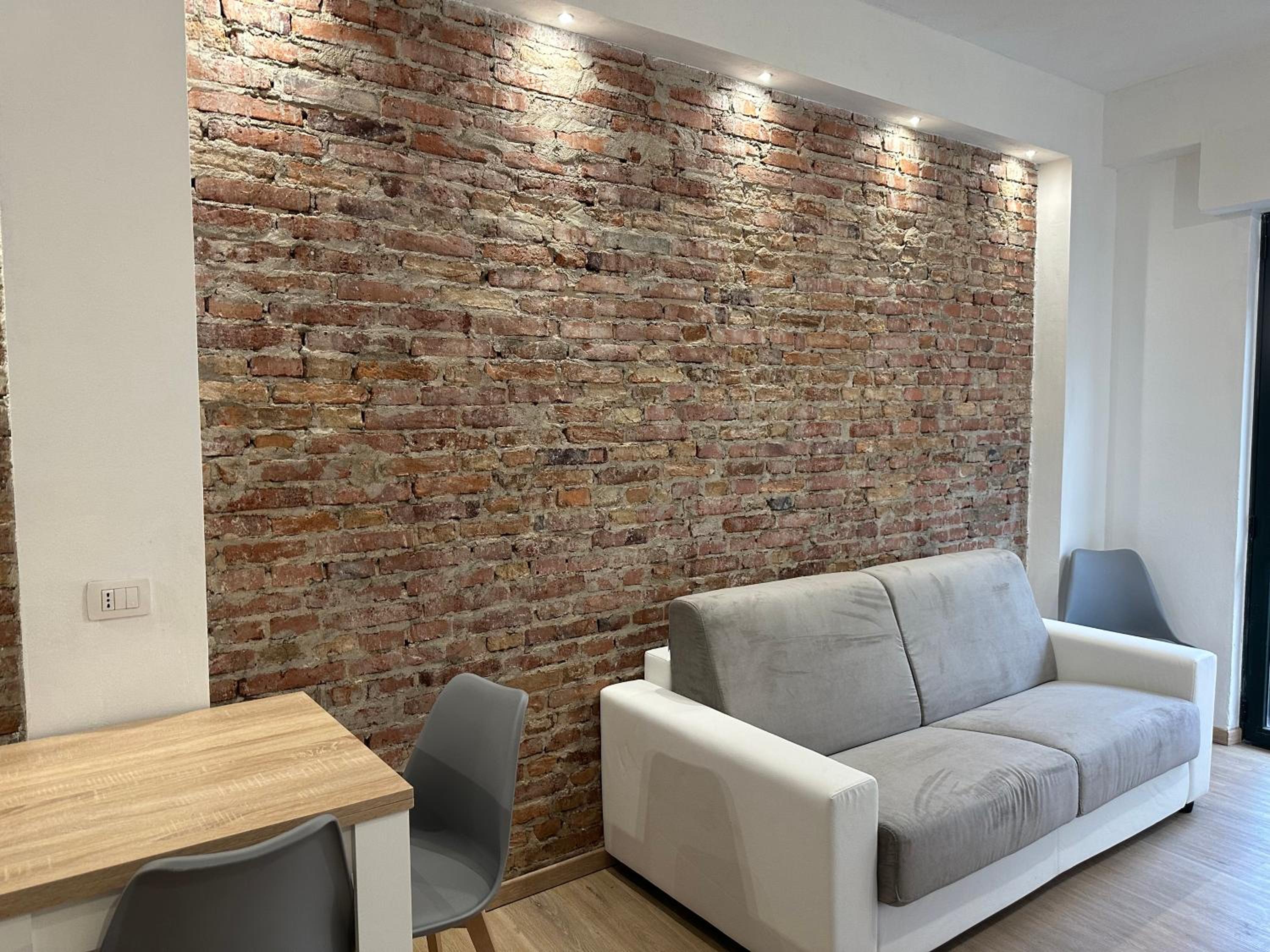 One-Bedroom Apartment with Balcony and City View photo 1